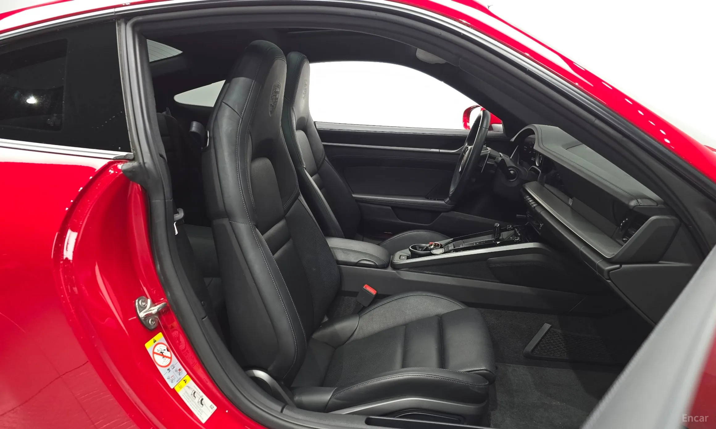 Porsche 911 (992) превью 10