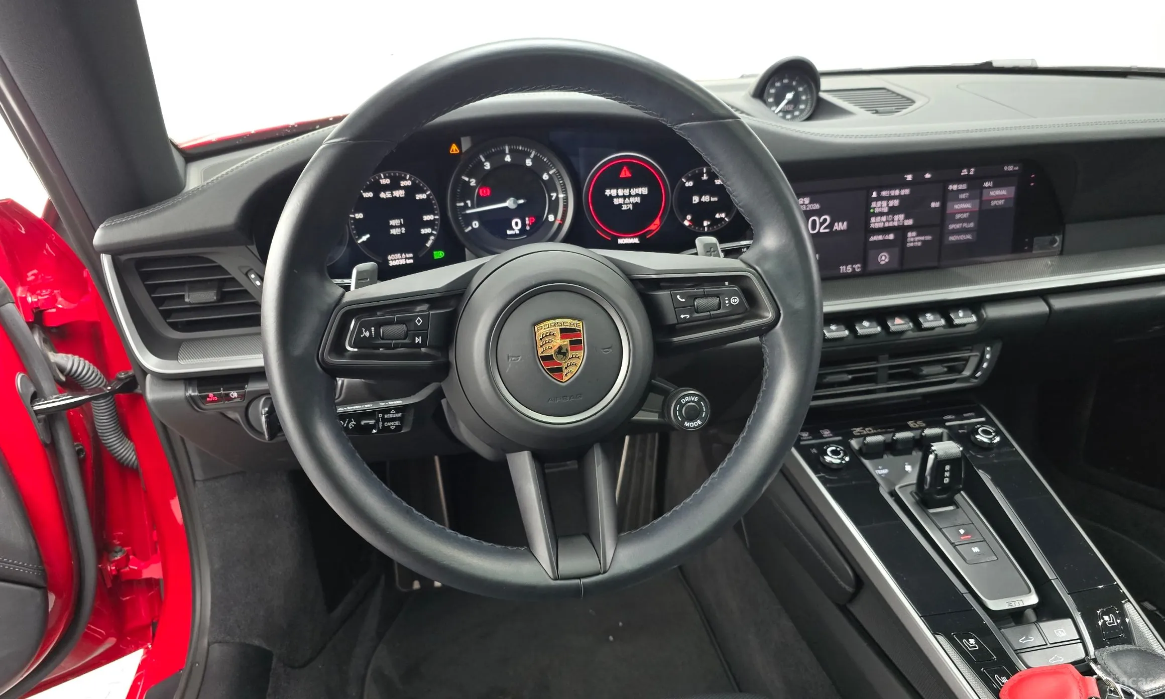 Porsche 911 (992) превью 13