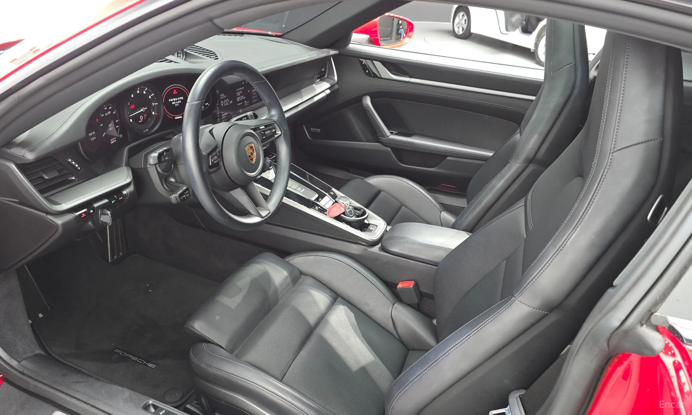 Porsche 911 (992) превью 7