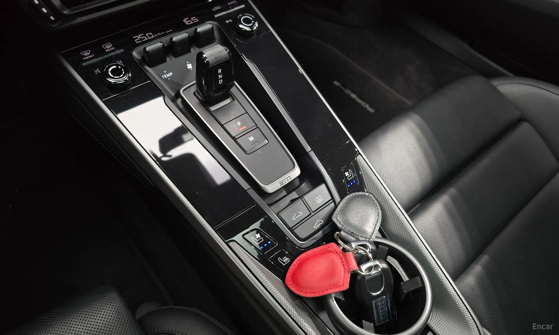 Porsche 911 (992) превью 9