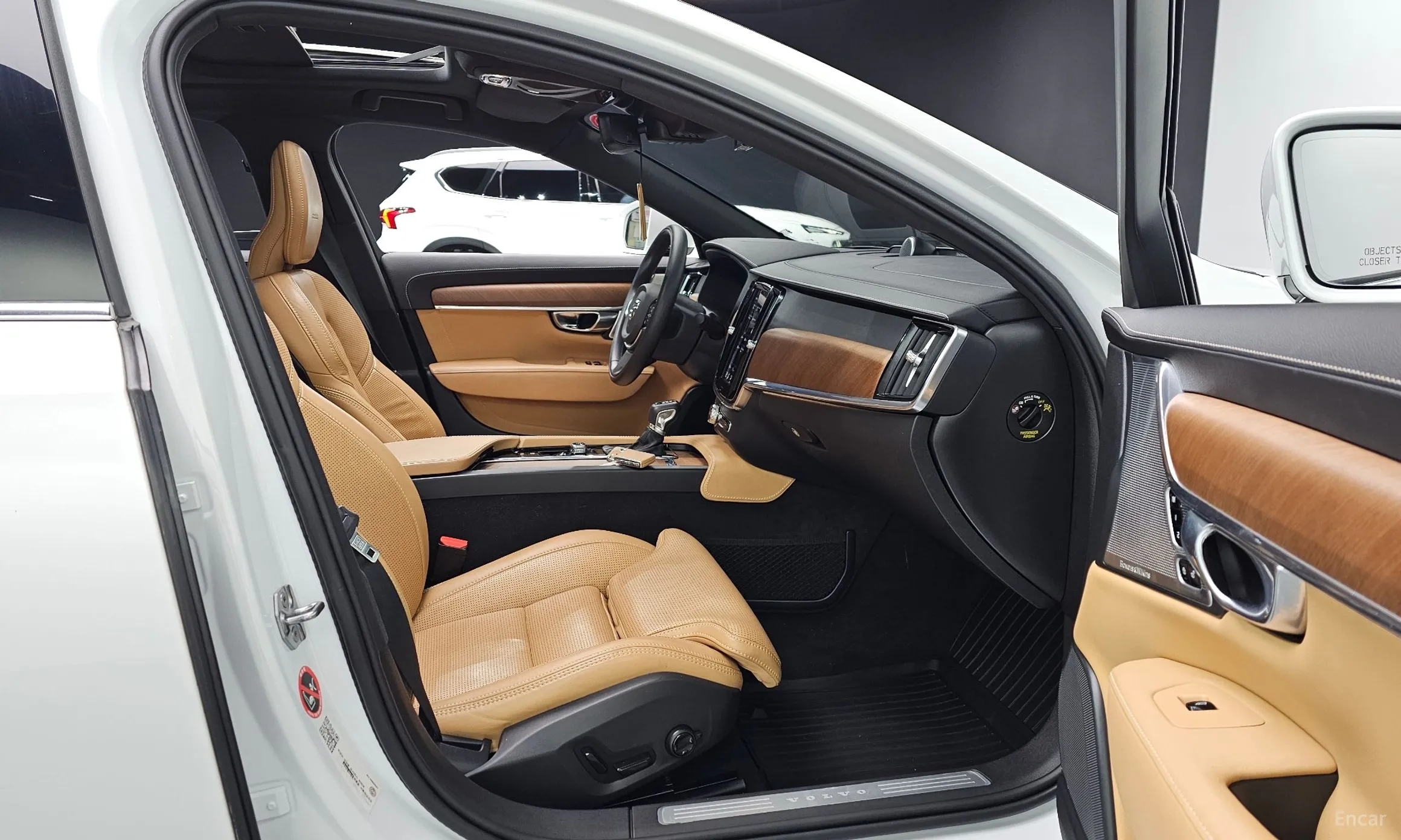 Volvo S90 превью 10