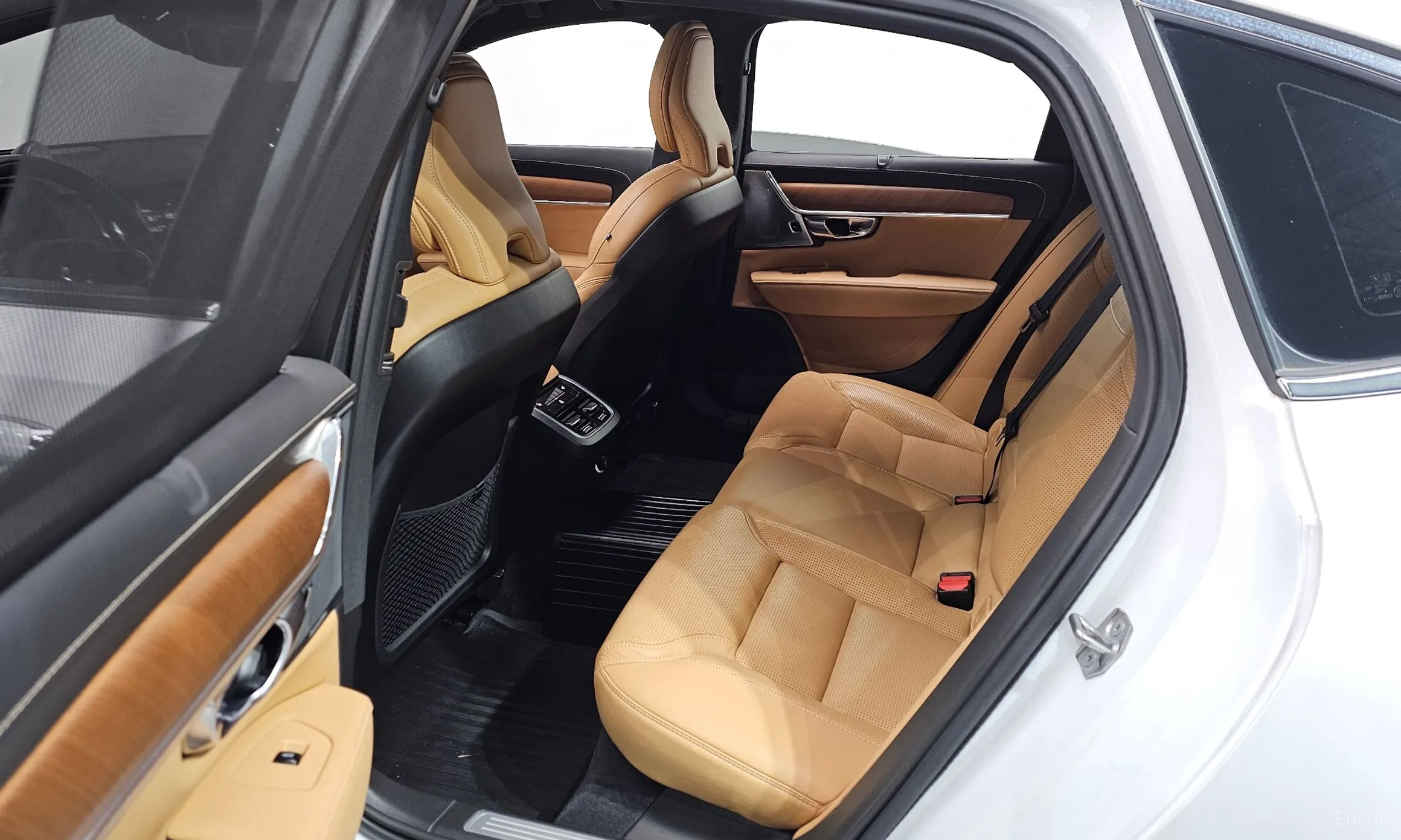 Volvo S90 превью 16