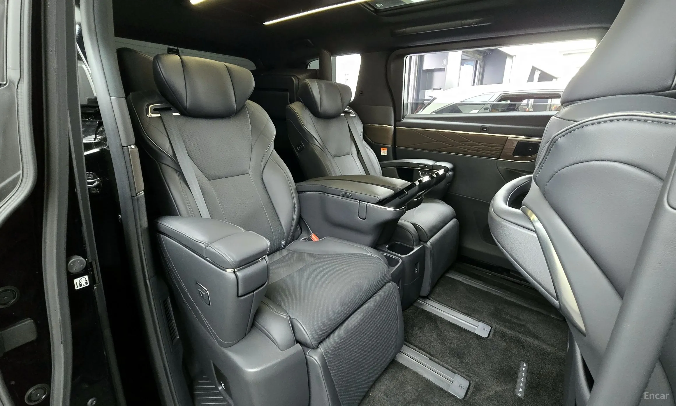Toyota Alphard 4th Generation превью 12