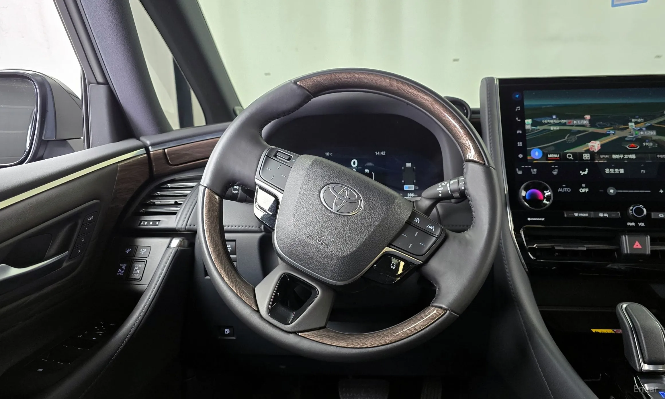 Toyota Alphard 4th Generation превью 13