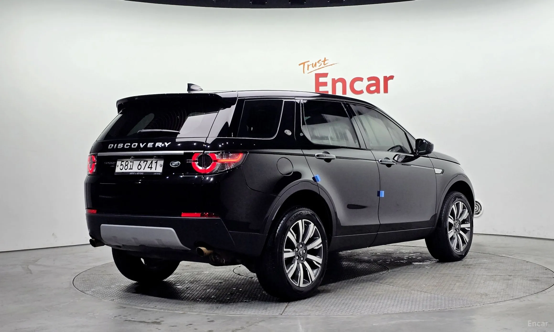 Land Rover Discovery Sports превью 2