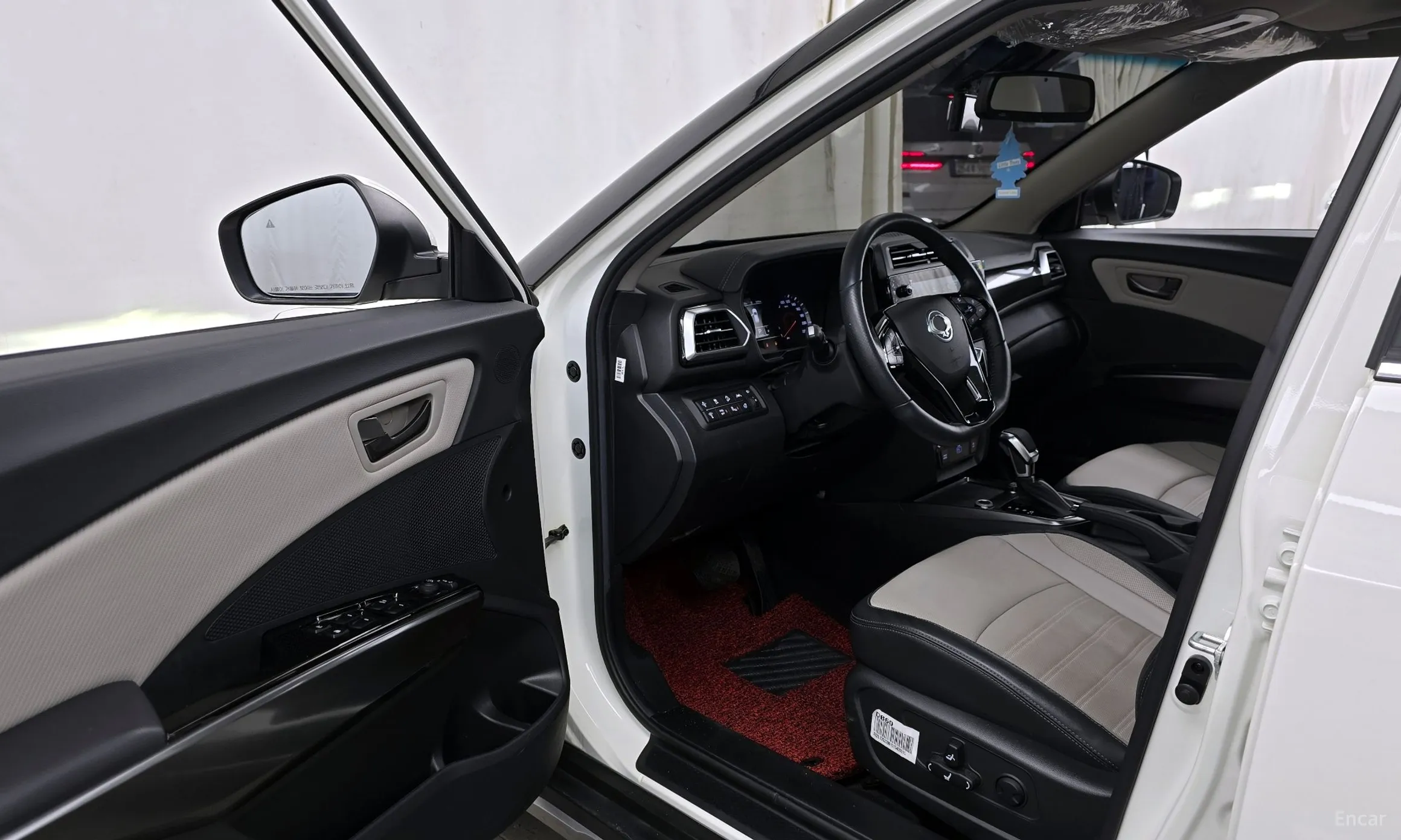 KG Mobility (SsangYong) Tivoli превью 10