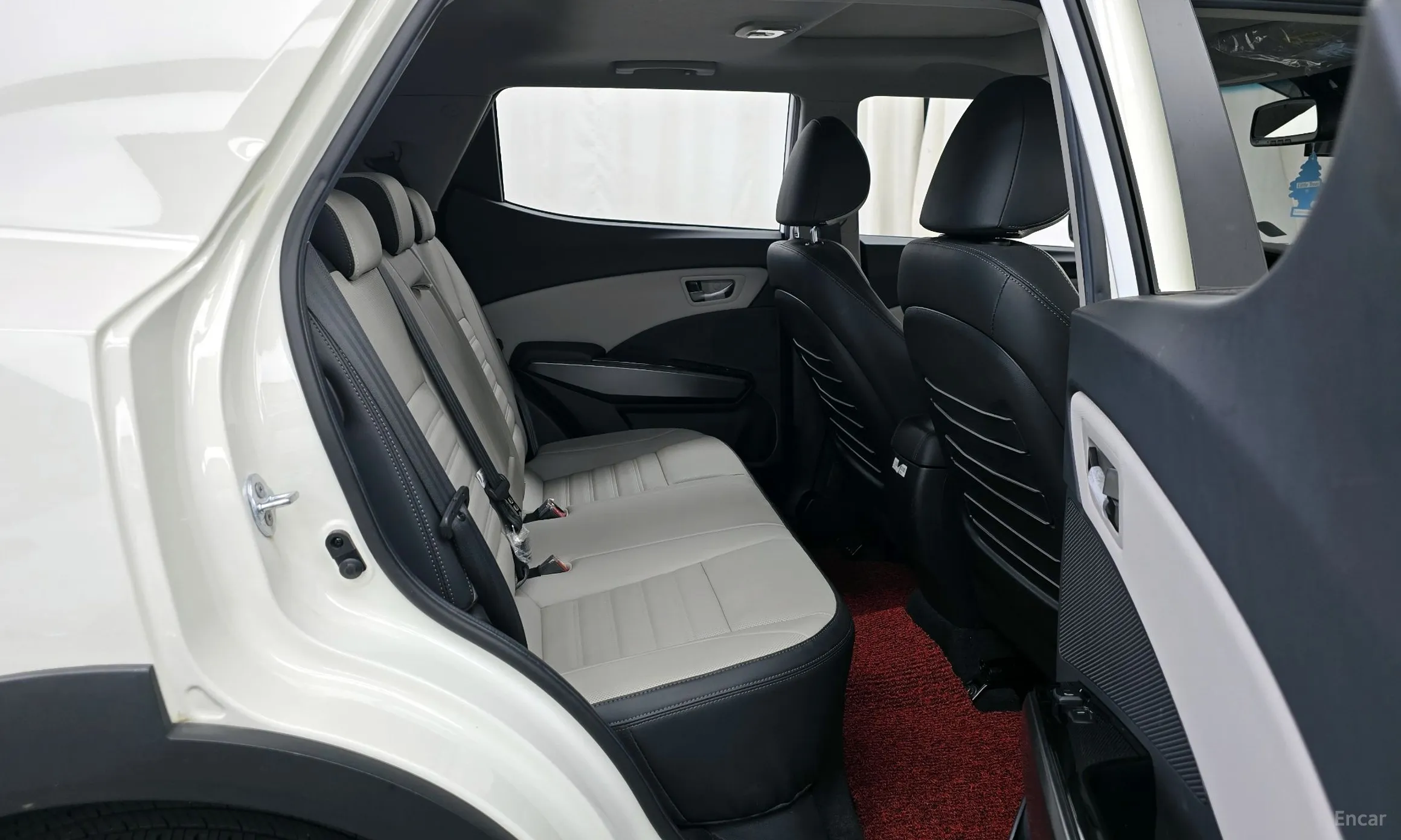 KG Mobility (SsangYong) Tivoli превью 12