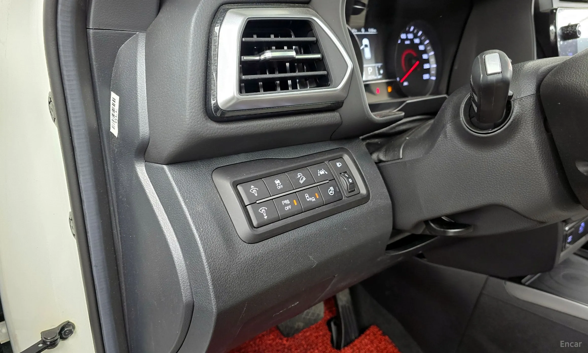 KG Mobility (SsangYong) Tivoli превью 16