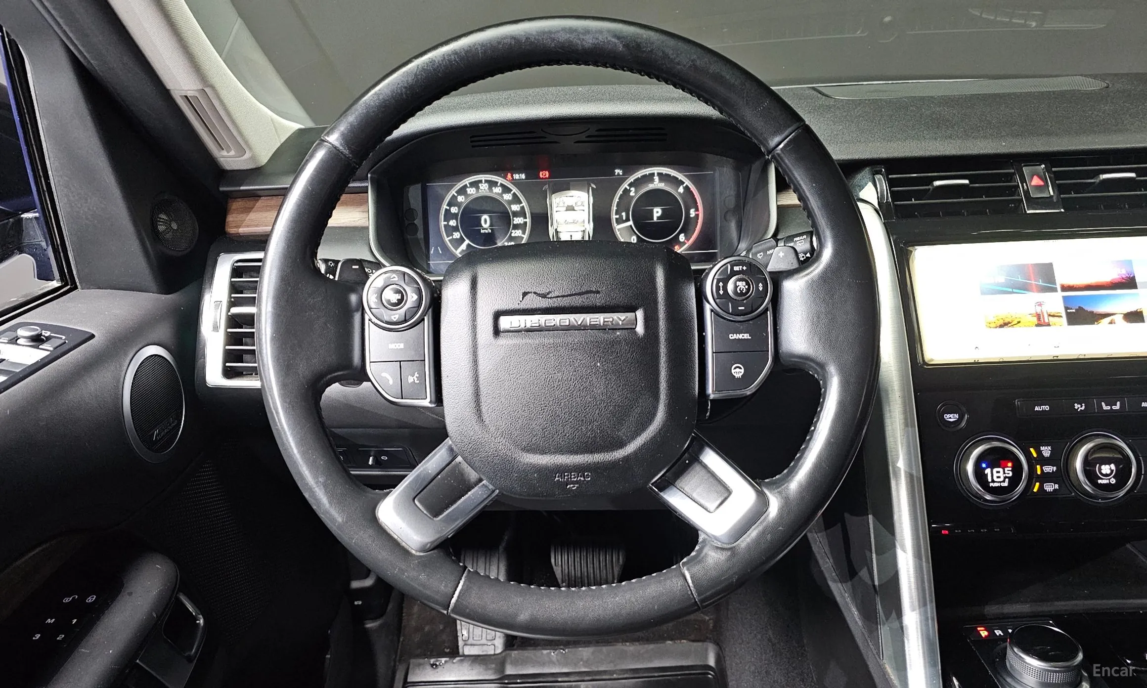 Land Rover Discovery 5 превью 13