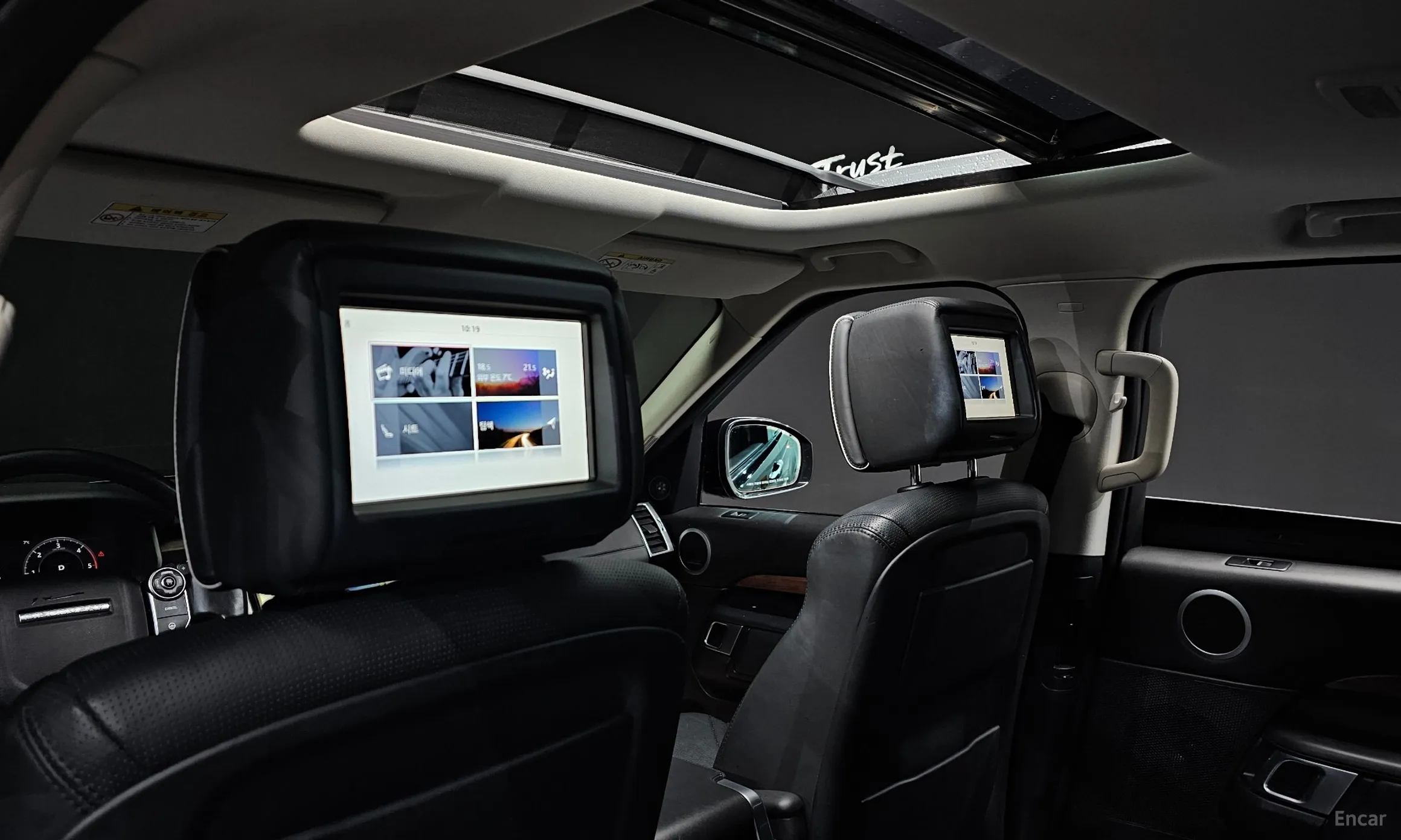 Land Rover Discovery 5 превью 18