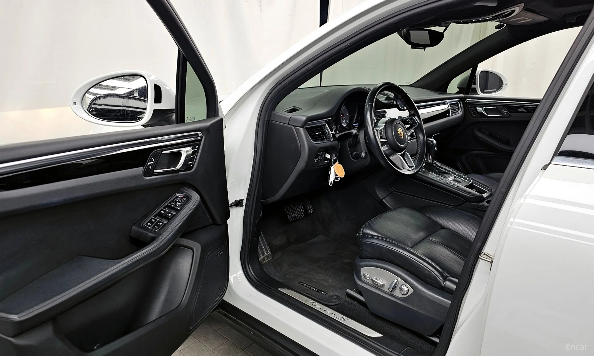 Porsche Macan превью 10