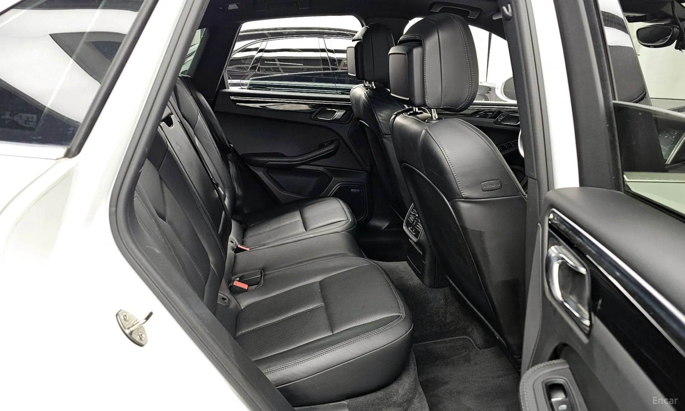 Porsche Macan превью 11