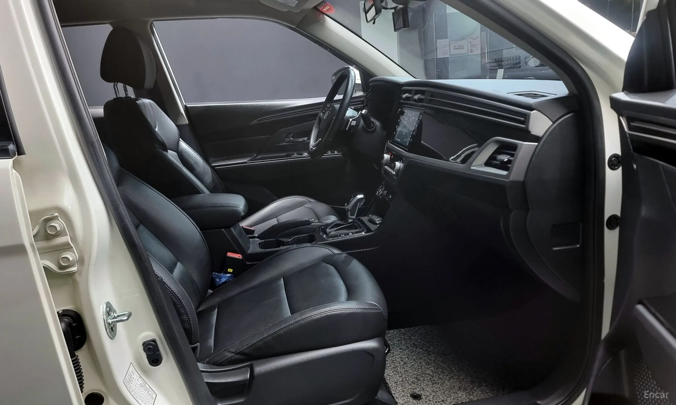 KG Mobility (SsangYong) Beautiful Korando превью 10