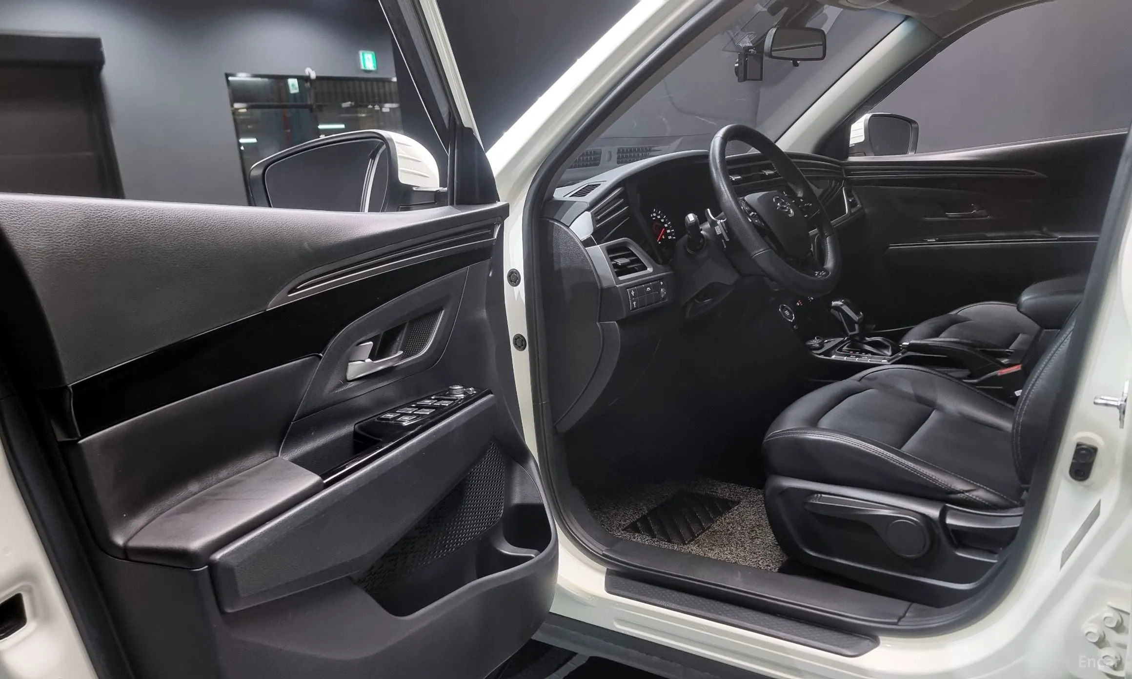 KG Mobility (SsangYong) Beautiful Korando превью 11