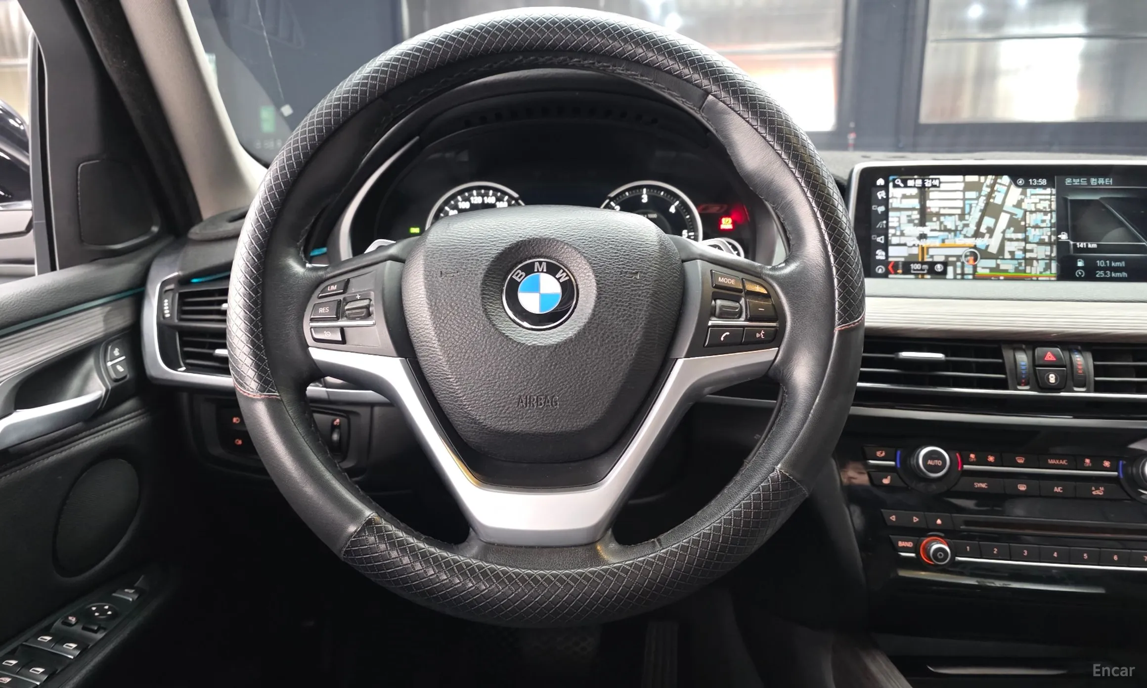 BMW X5 (F15) превью 13