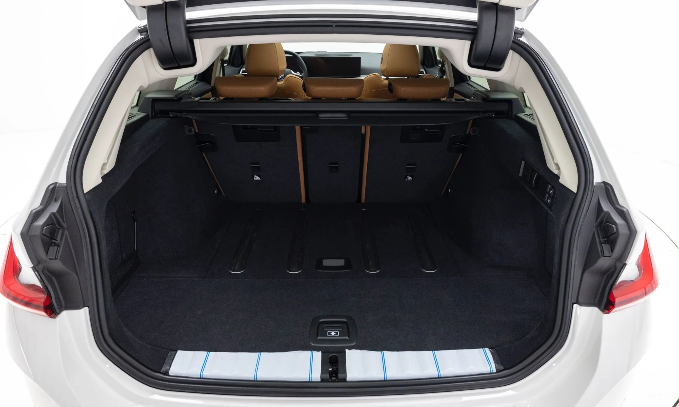 BMW 3 Series (G20) превью 16
