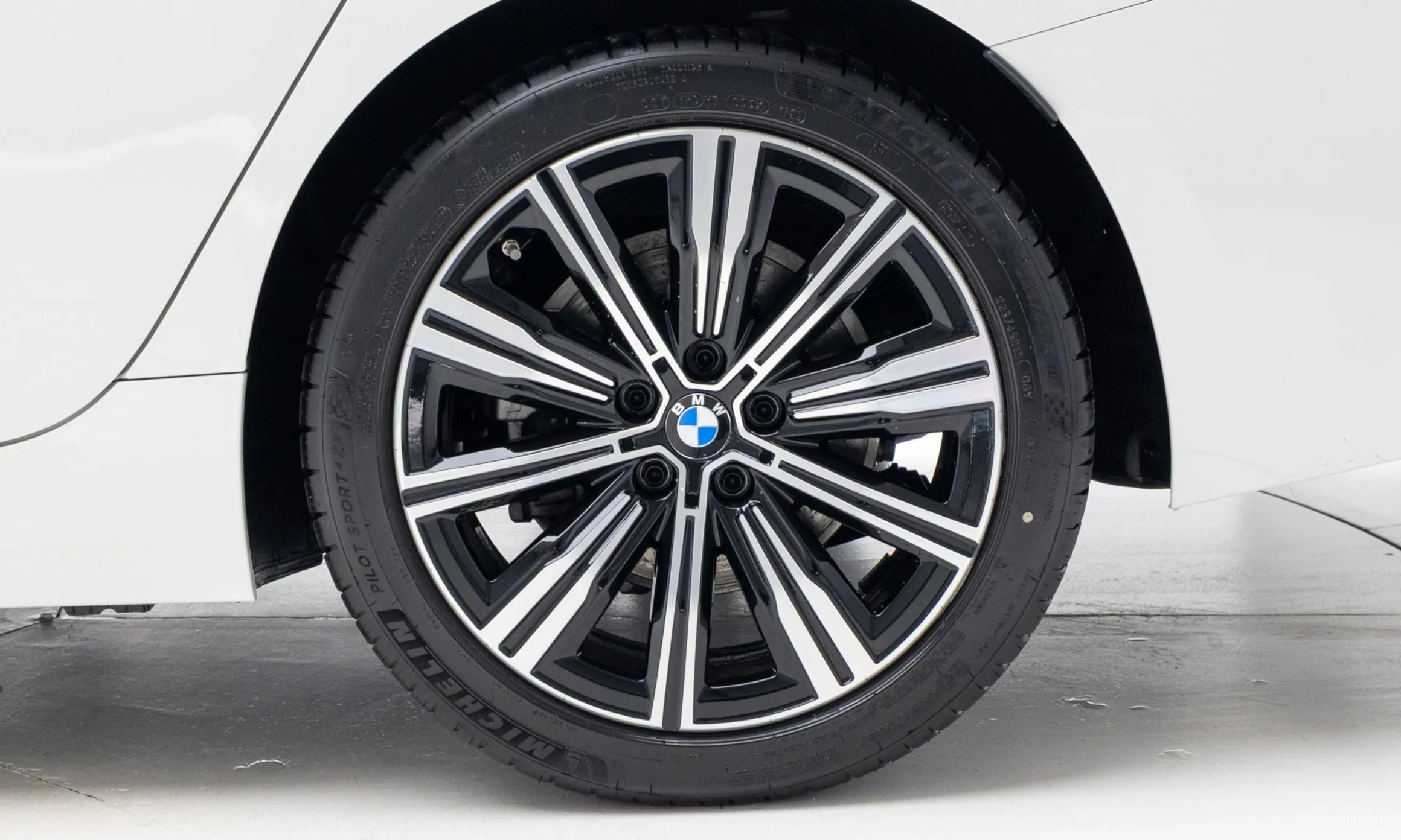 BMW 3 Series (G20) превью 5