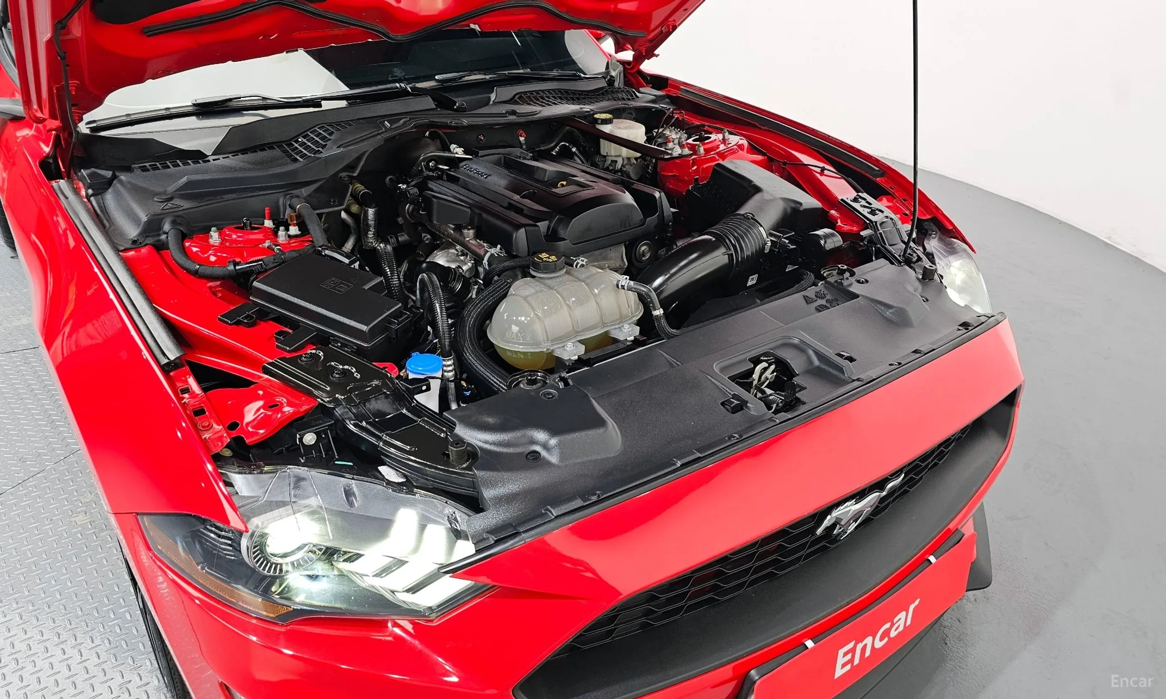 Ford Mustang превью 6