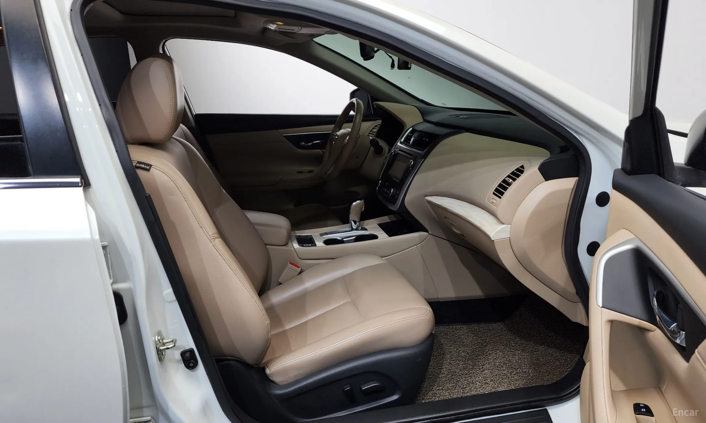 Nissan Altima превью 11