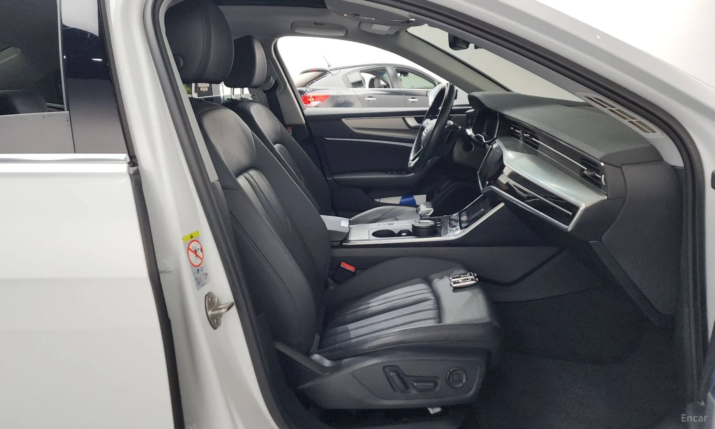 Audi A6 (C8) превью 11