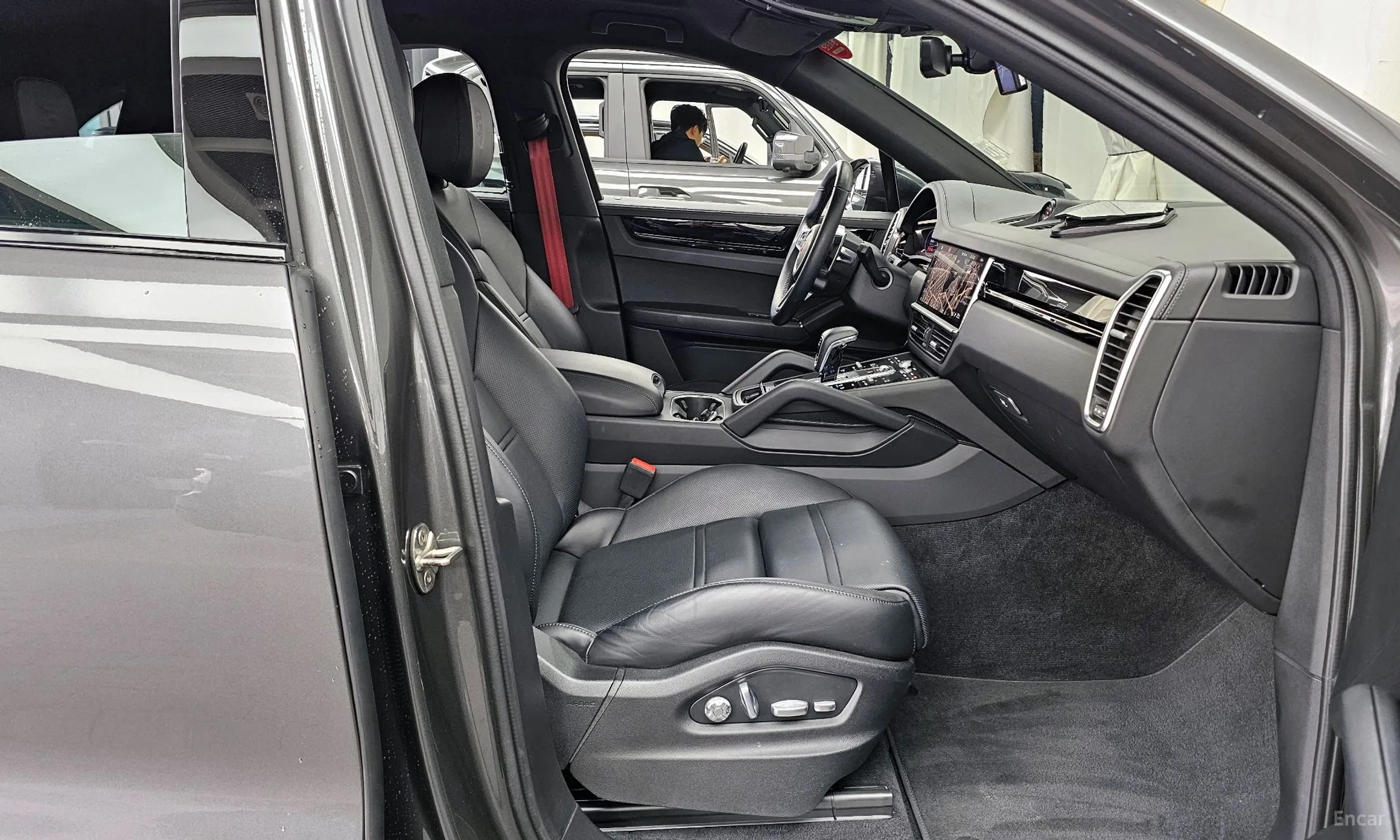 Porsche Cayenne (PO536) превью 11