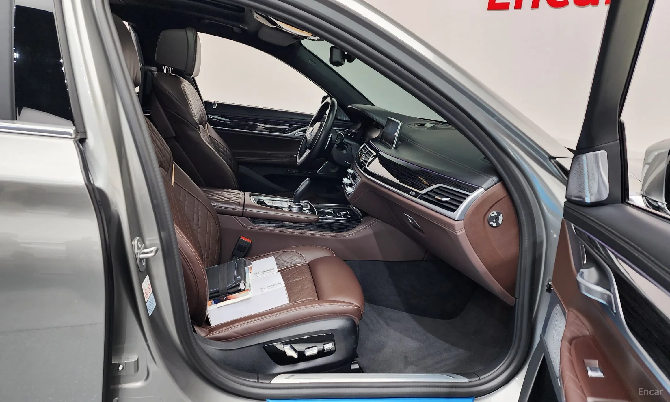 BMW 7 Series (G11) превью 11
