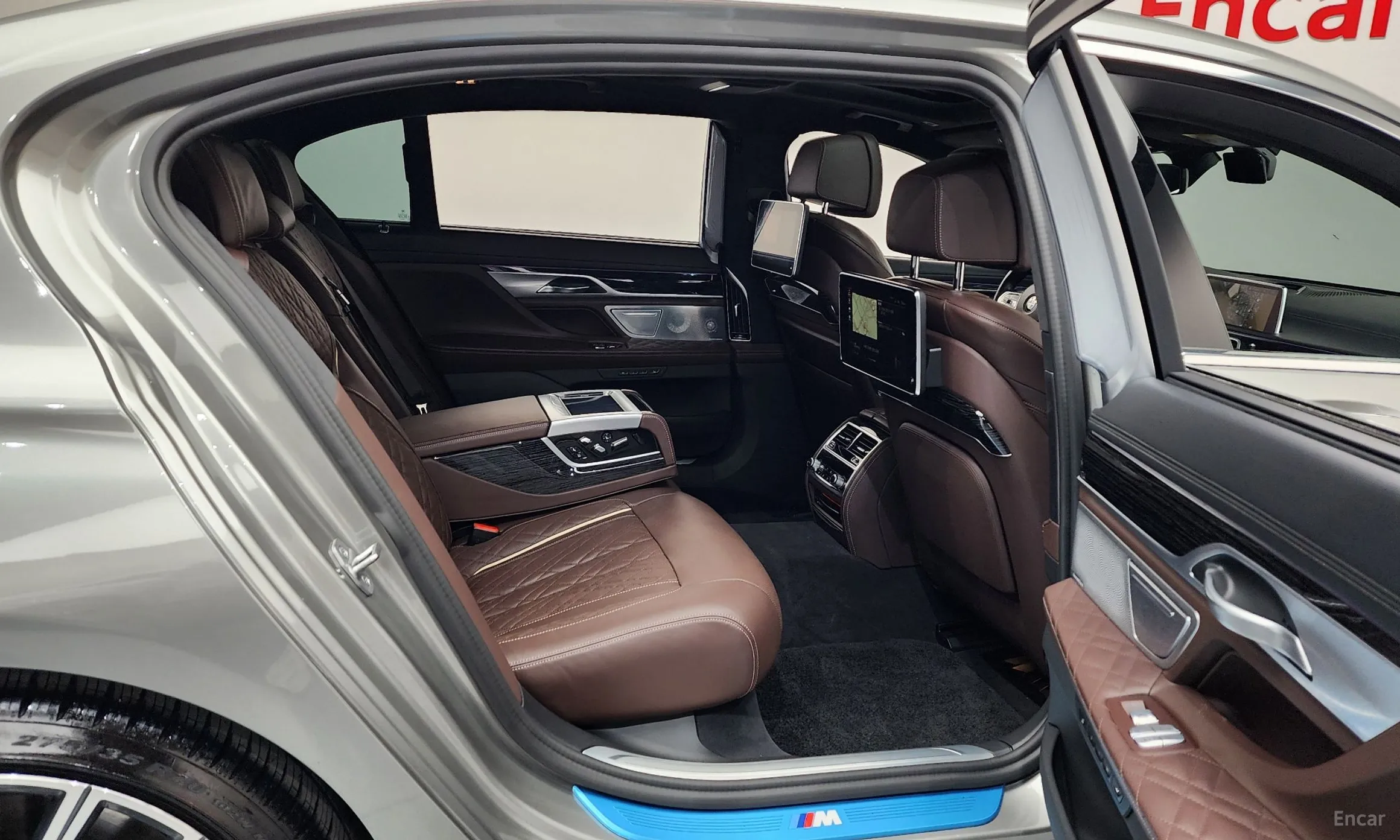 BMW 7 Series (G11) превью 12