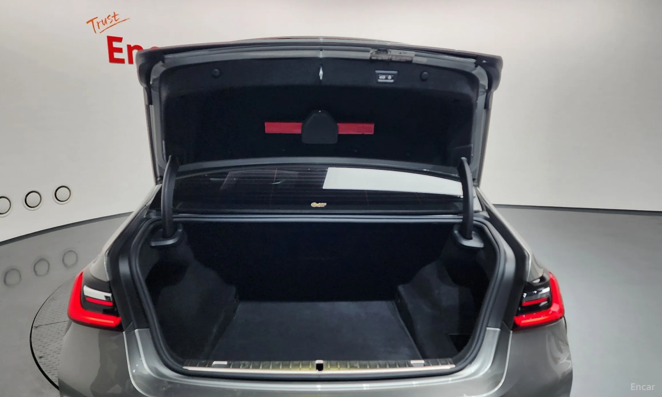 BMW 7 Series (G11) превью 20