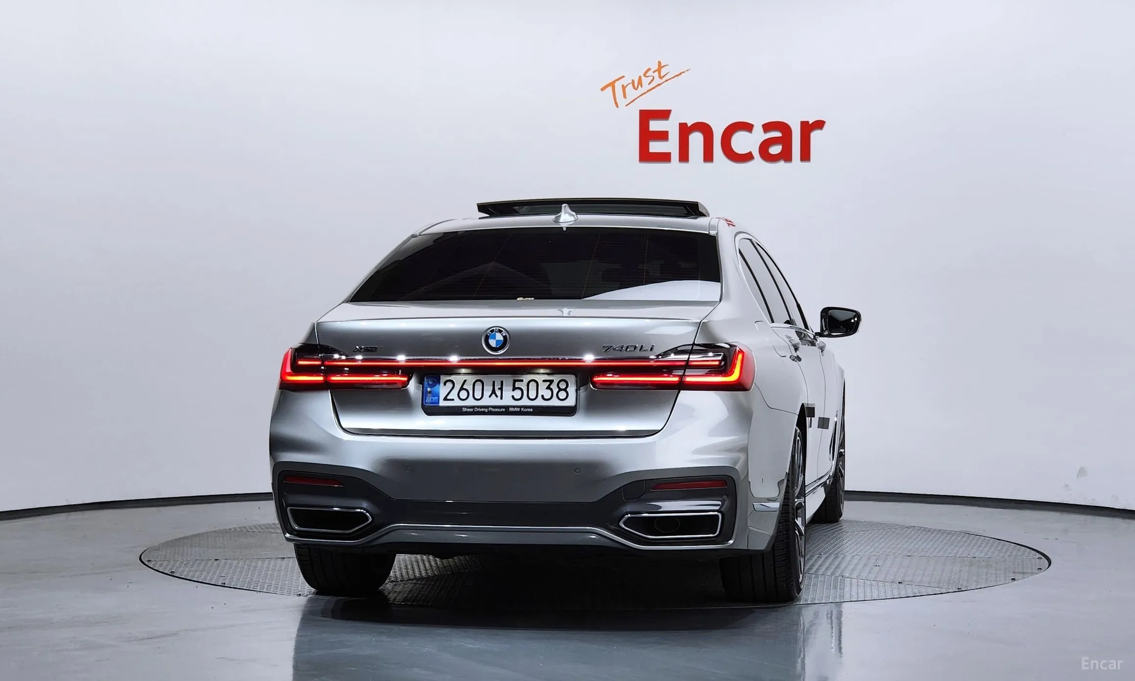 BMW 7 Series (G11) превью 4