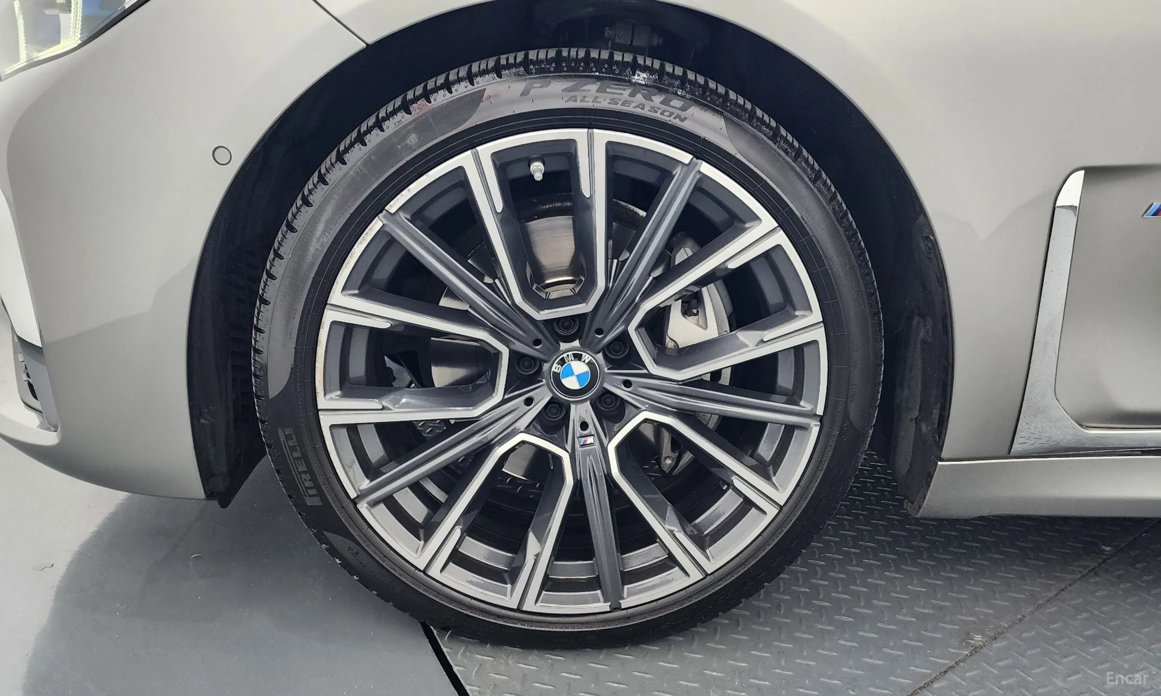 BMW 7 Series (G11) превью 5