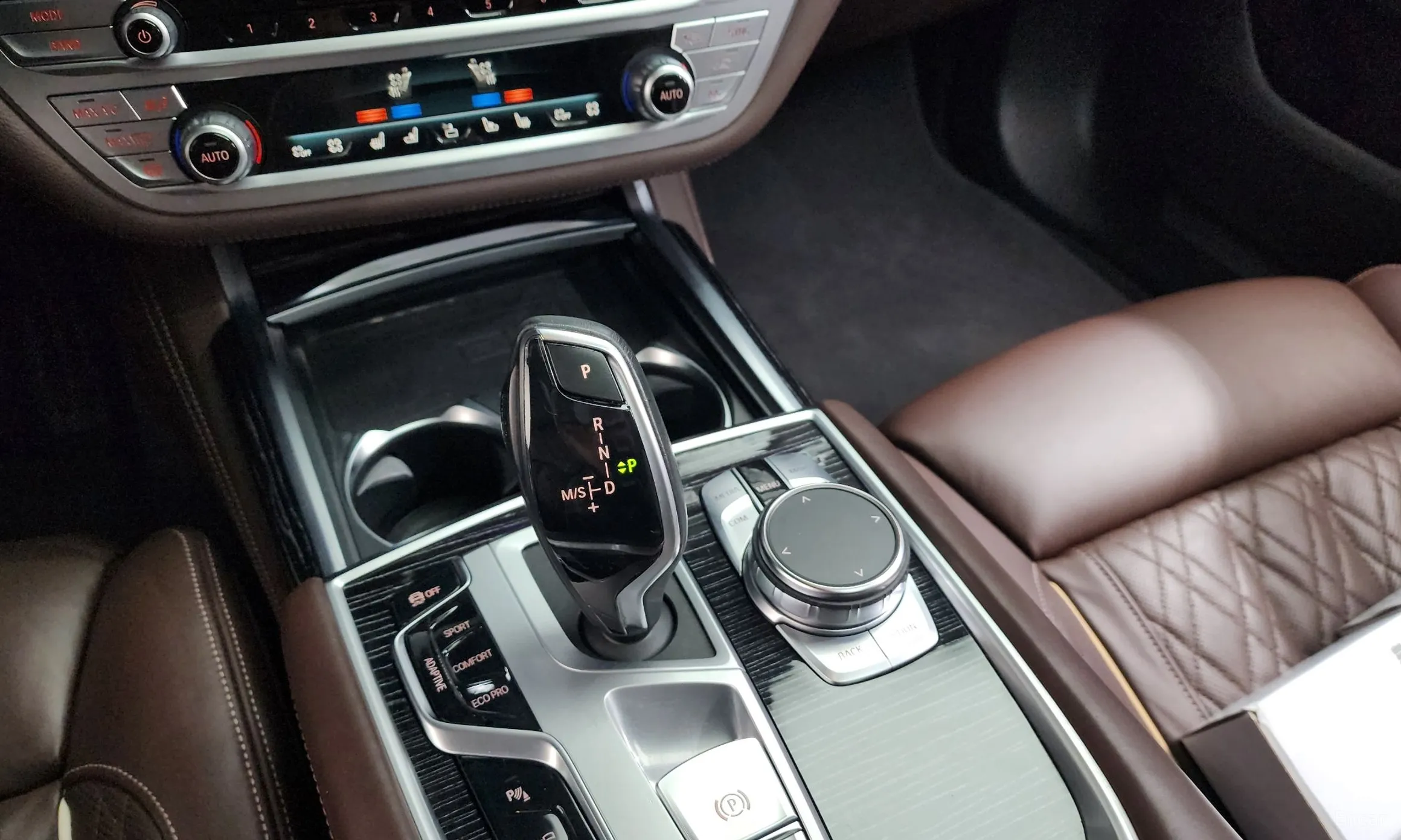 BMW 7 Series (G11) превью 9