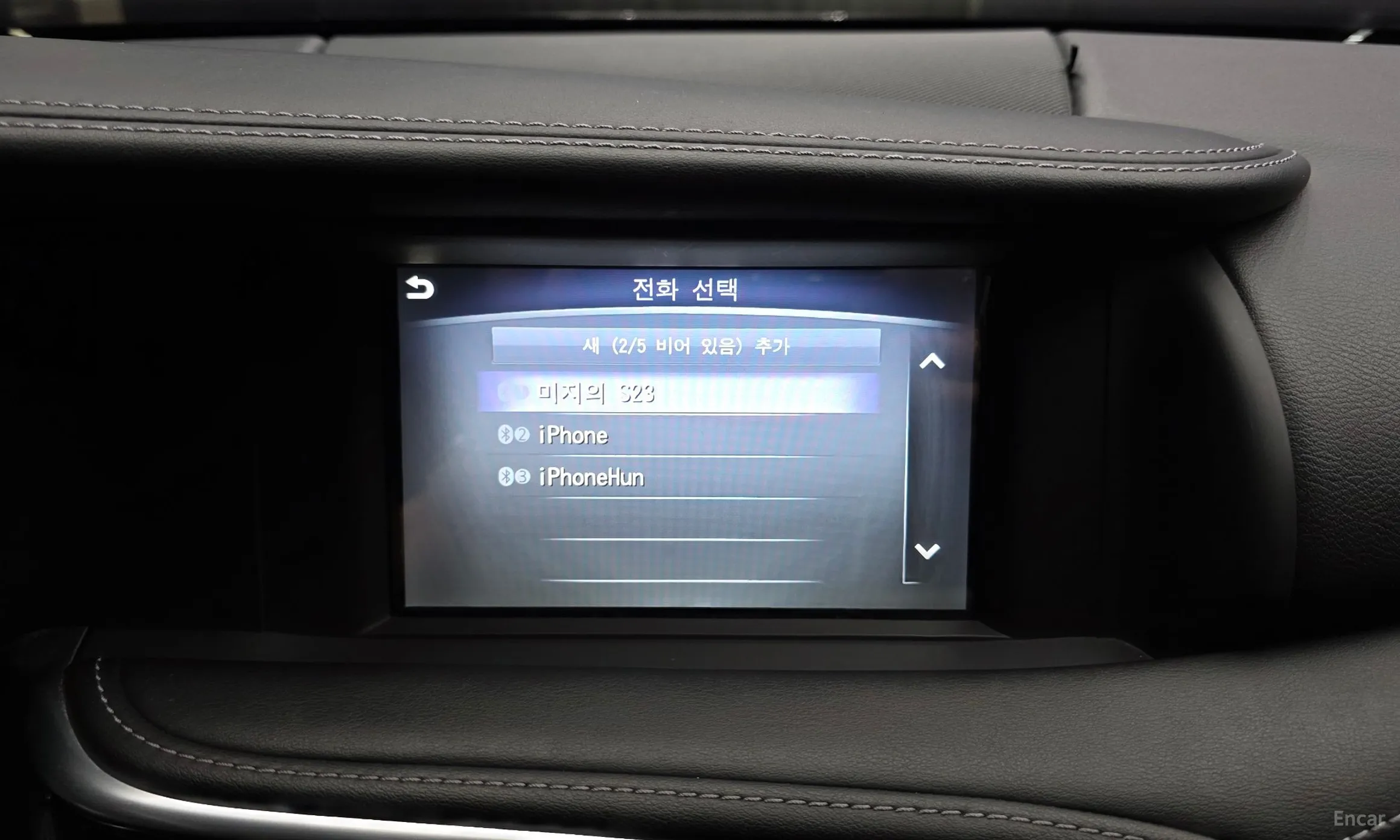 Infiniti Q30 превью 14