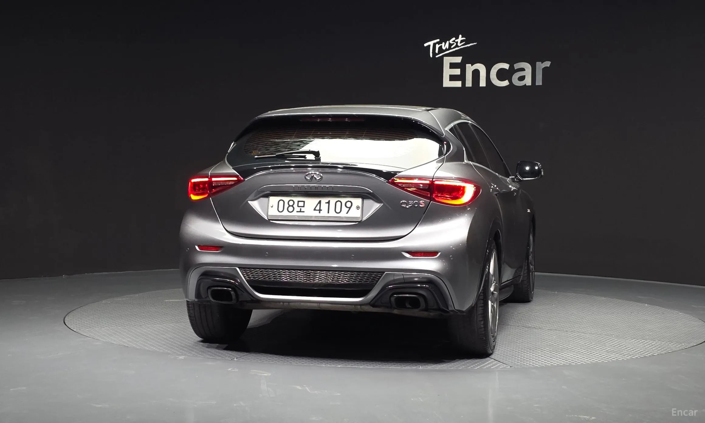 Infiniti Q30 превью 4