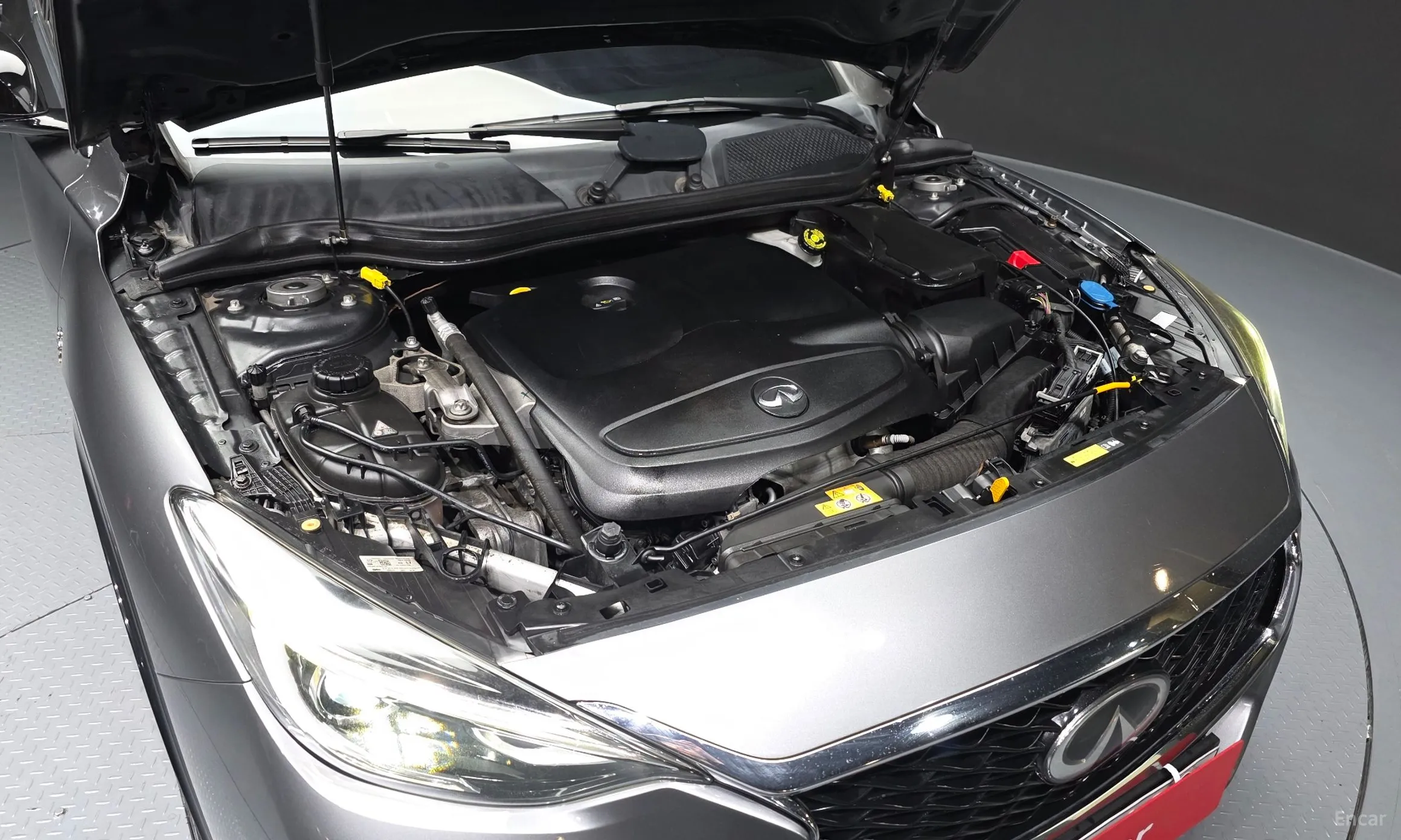 Infiniti Q30 превью 6