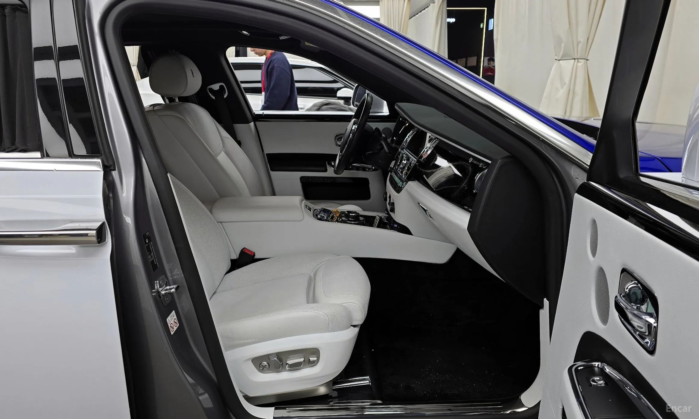 Rolls-Royce Ghost превью 11