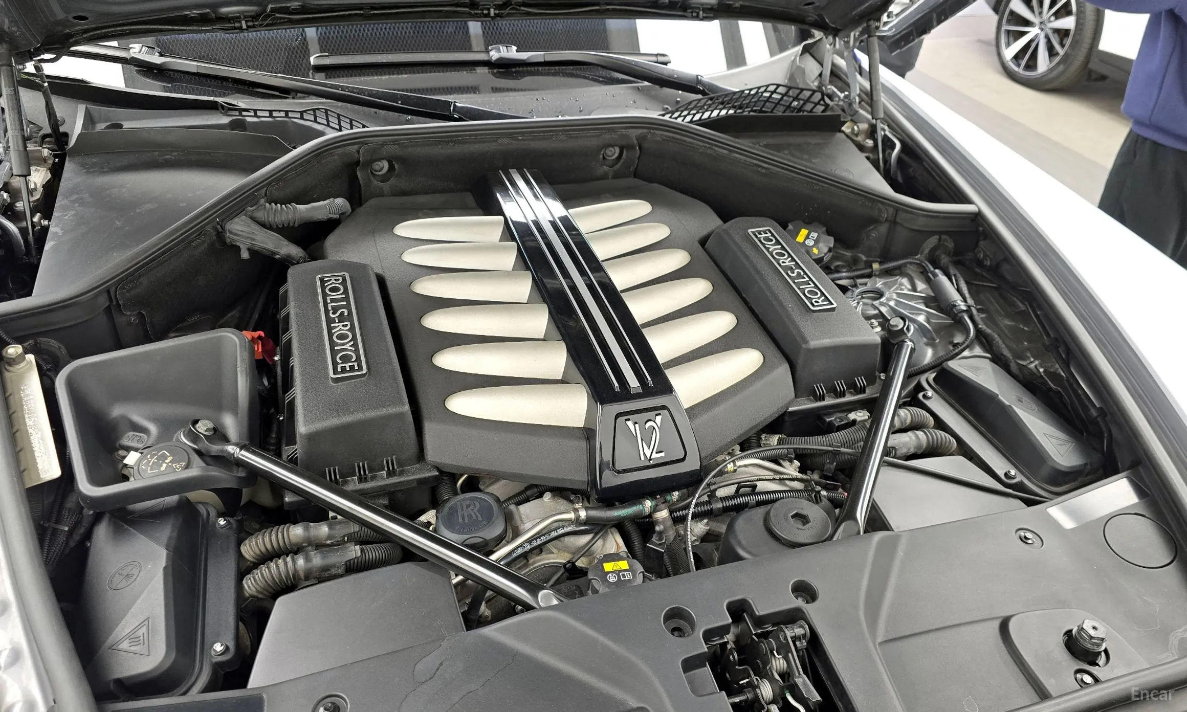 Rolls-Royce Ghost превью 6