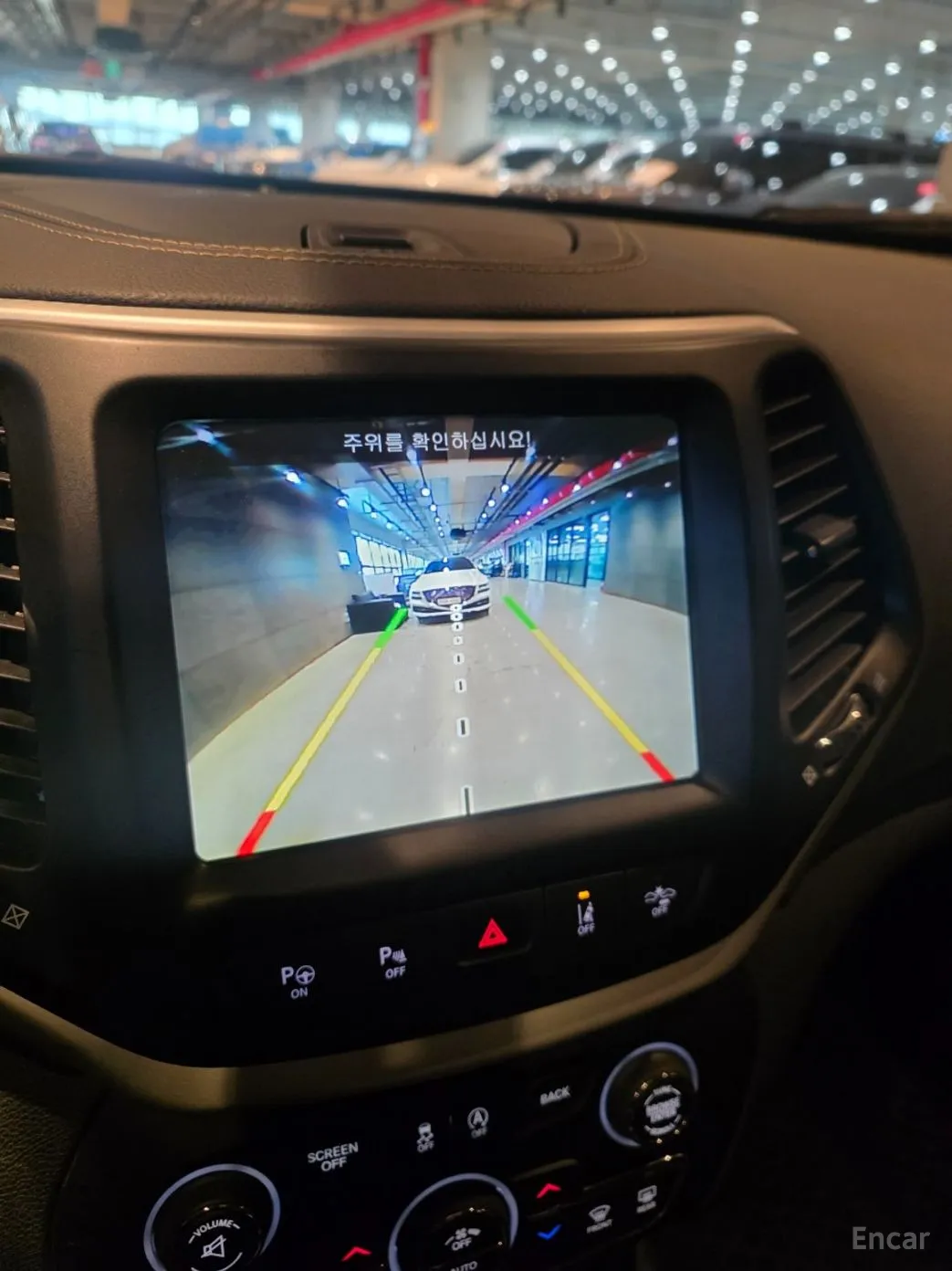 Jeep Cherokee (KL) превью 15