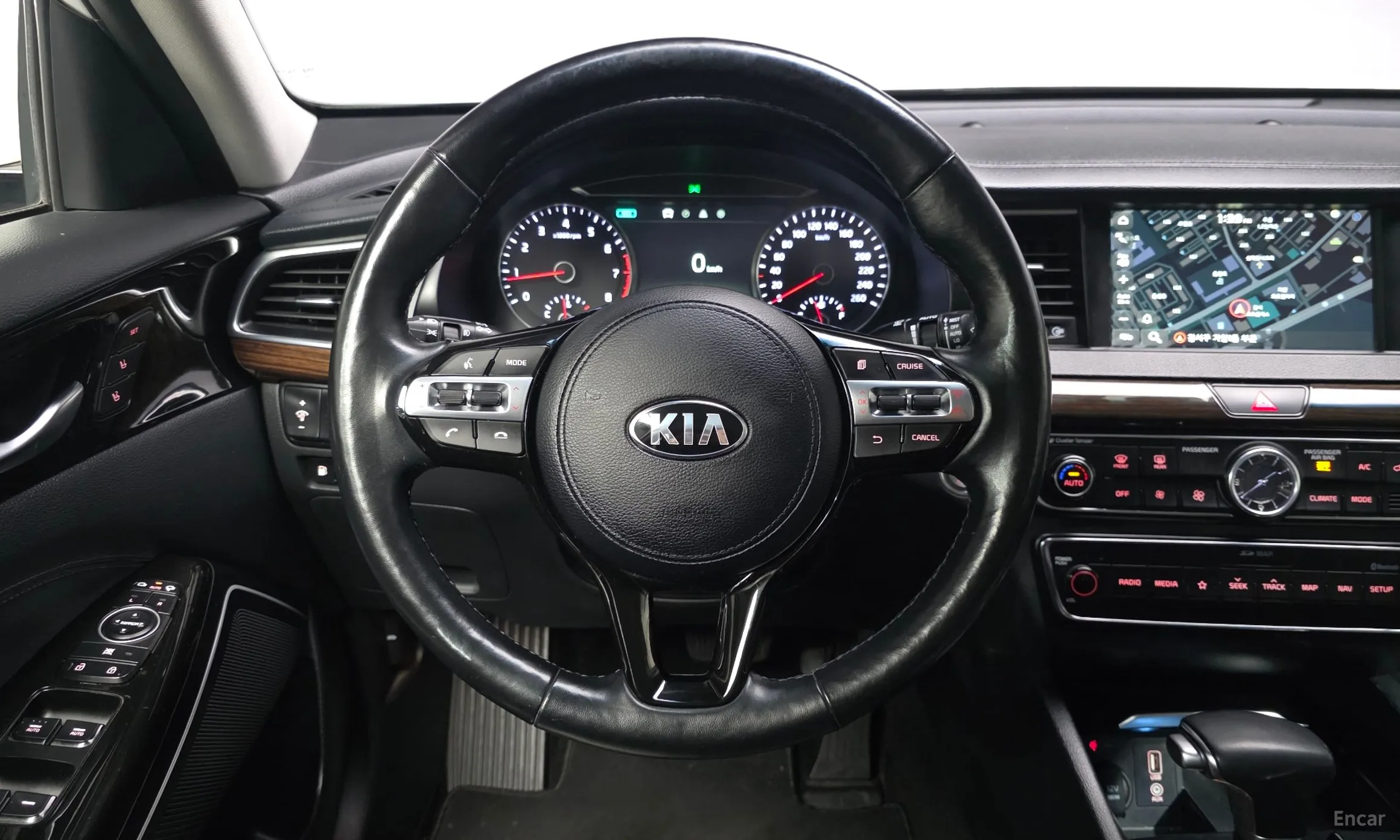 Kia K7 превью 13