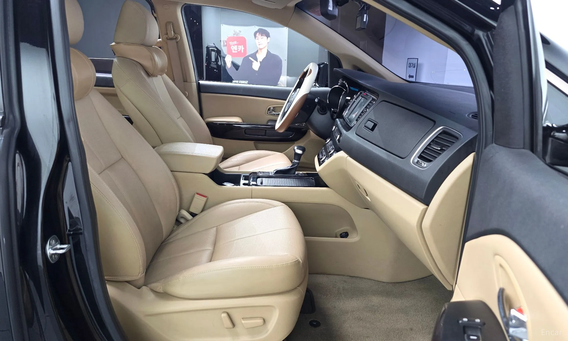 Kia Carnival превью 10