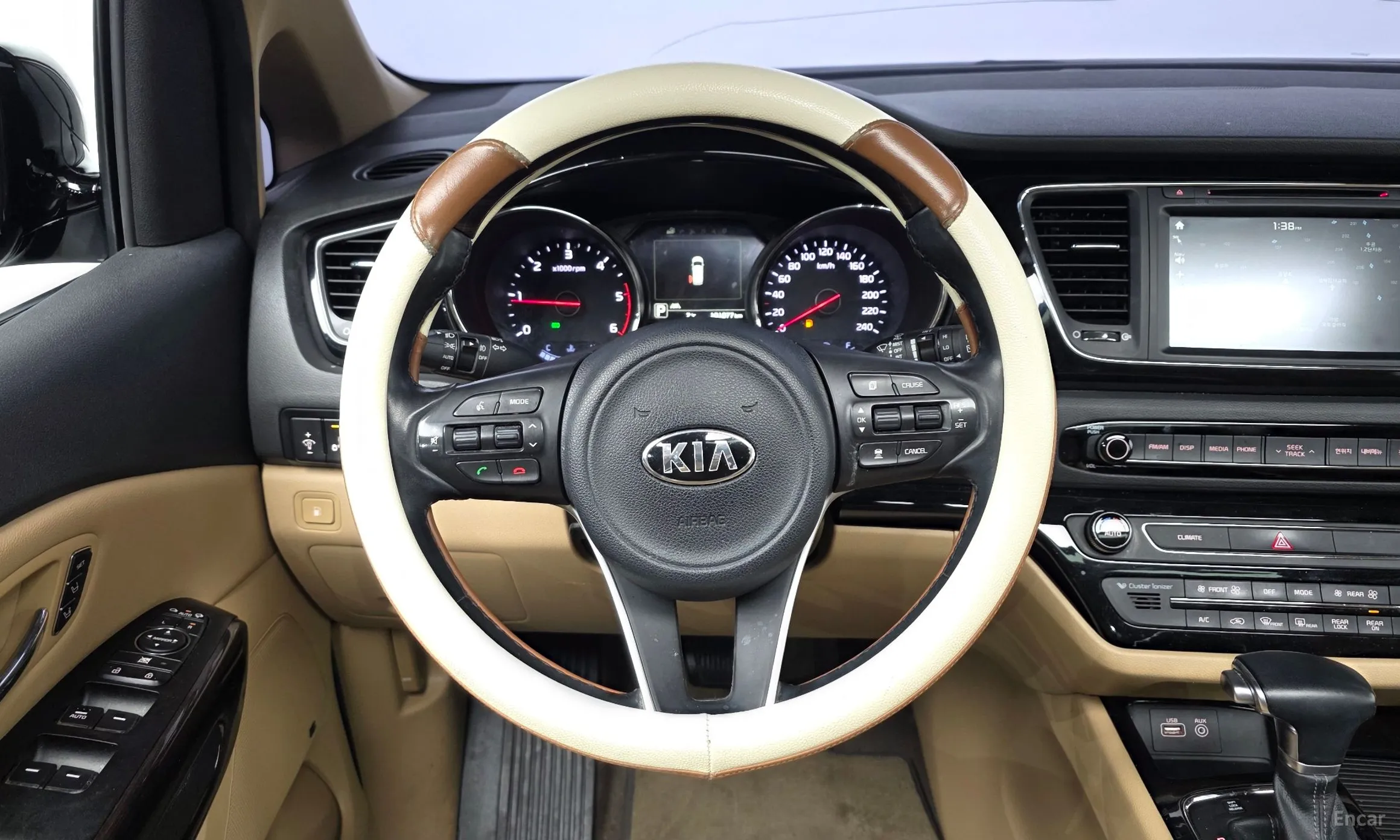 Kia Carnival превью 13