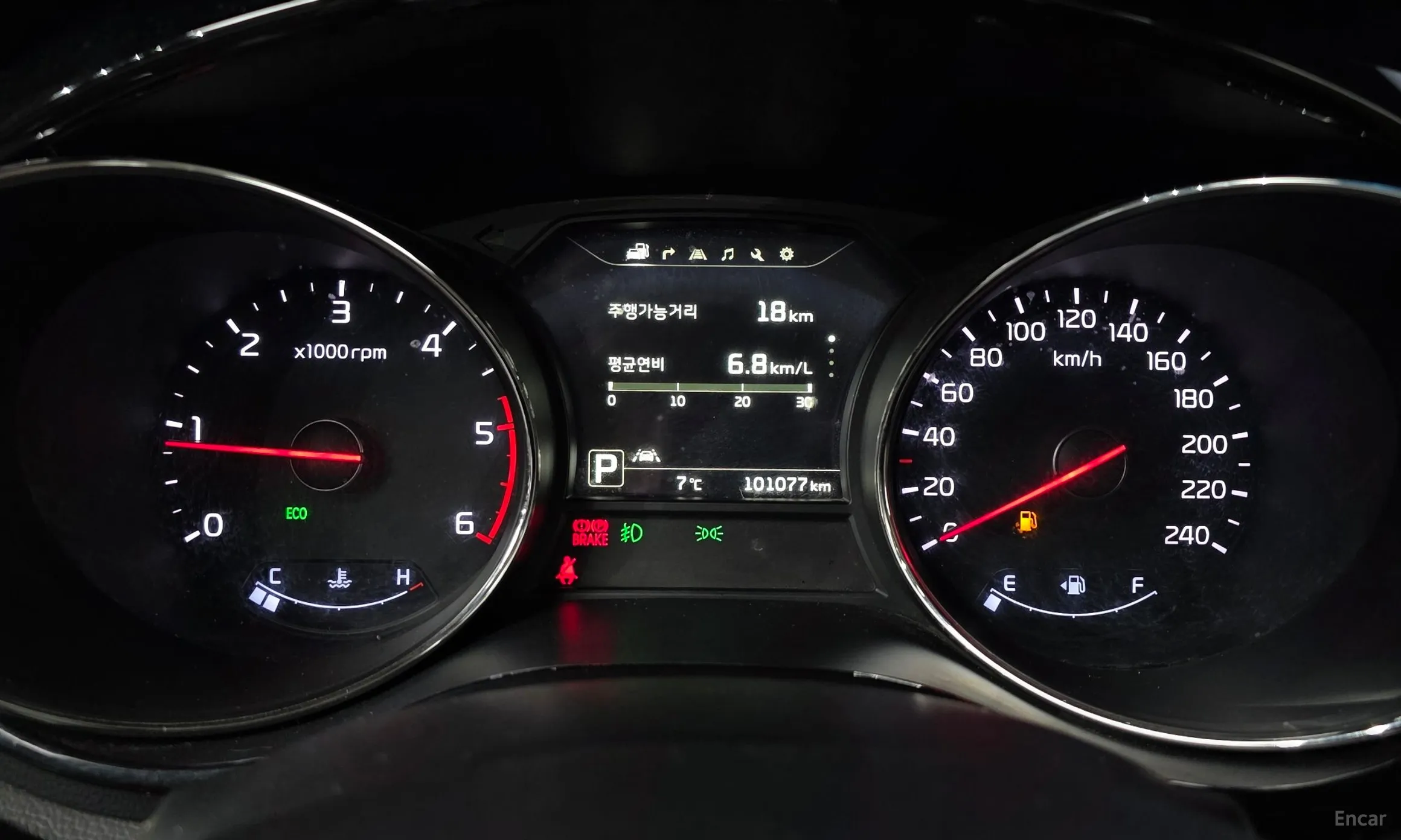 Kia Carnival превью 8