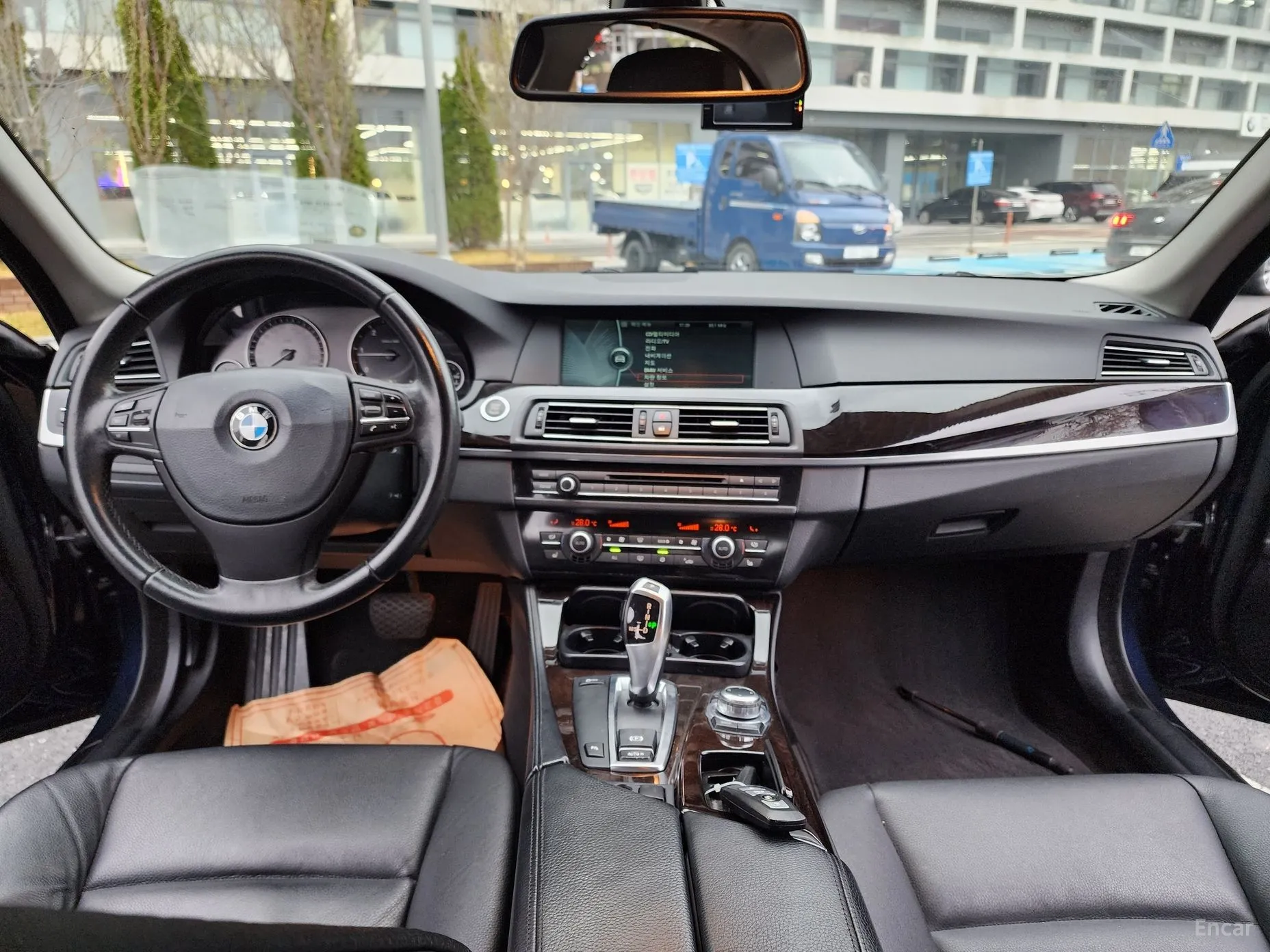 BMW 5 Series (F10) превью 8