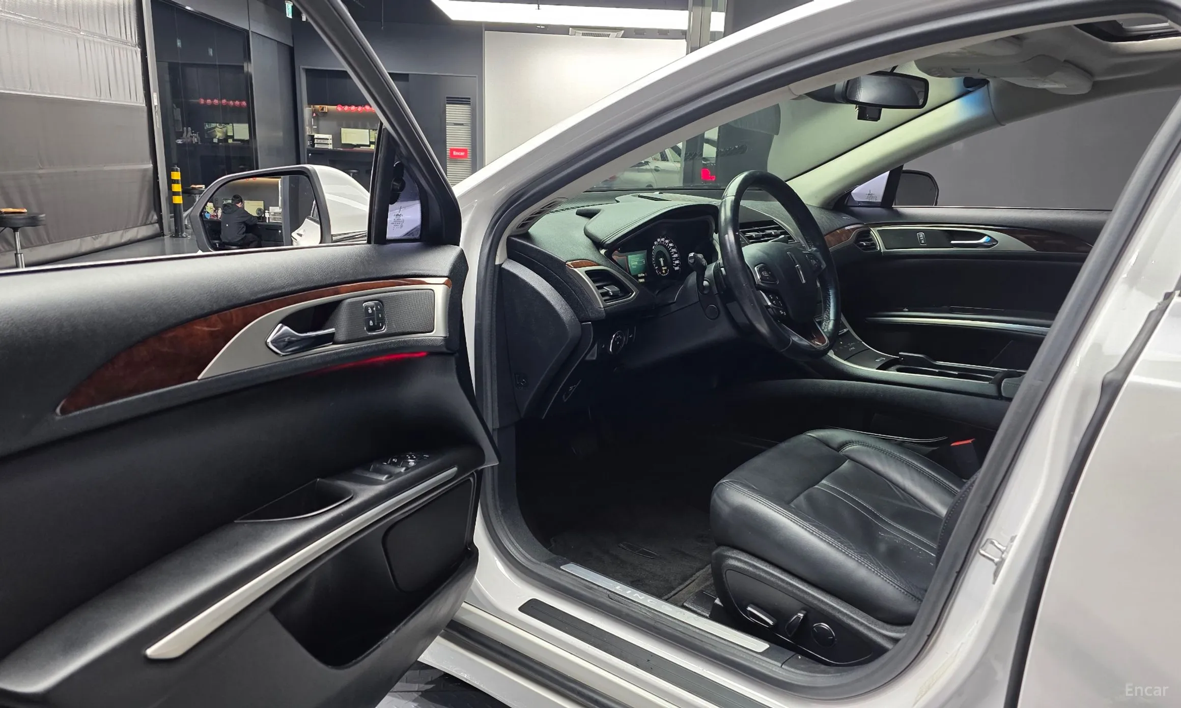 Lincoln New MKZ превью 10