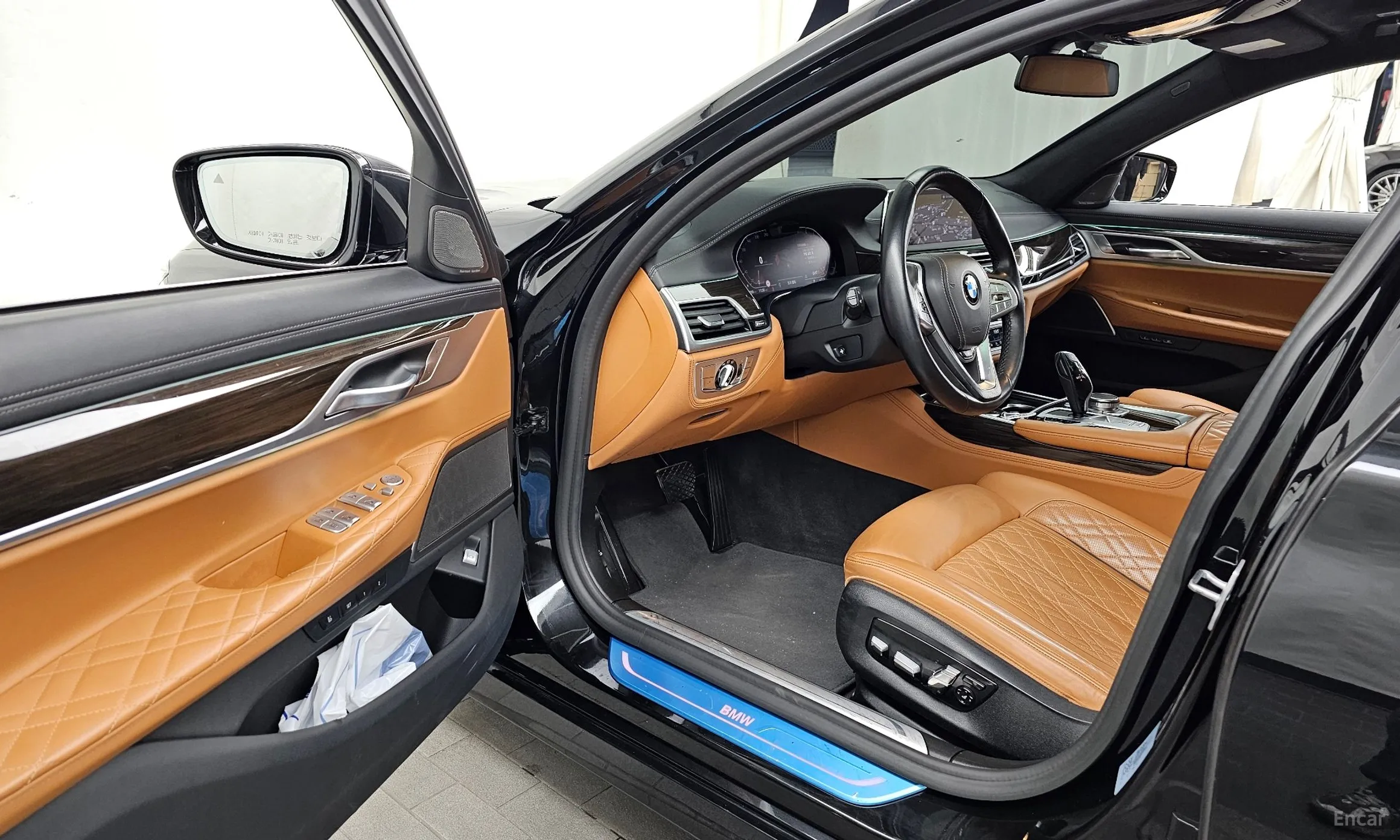 BMW 7 Series (G11) превью 10