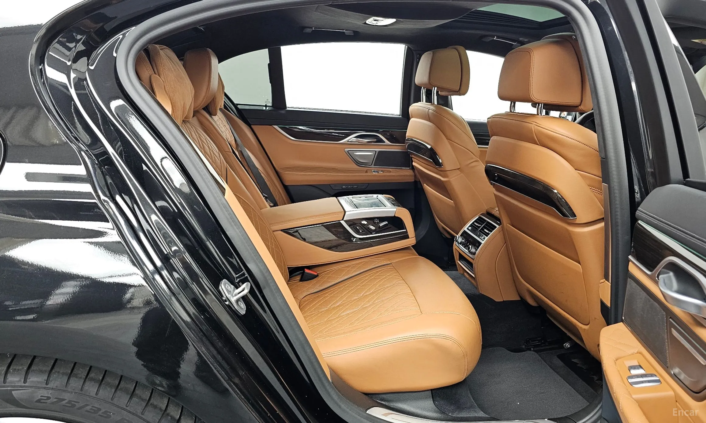 BMW 7 Series (G11) превью 12