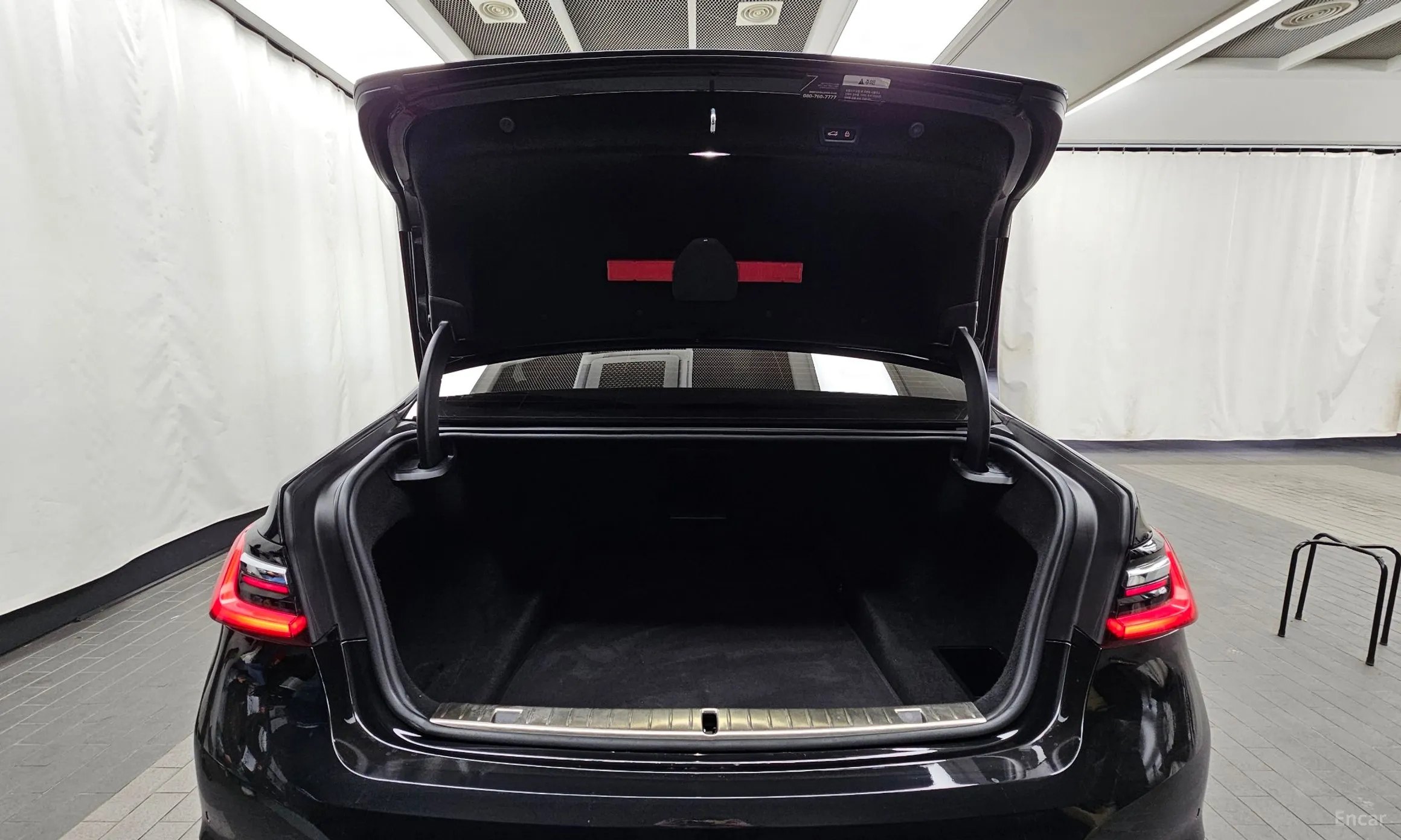 BMW 7 Series (G11) превью 20