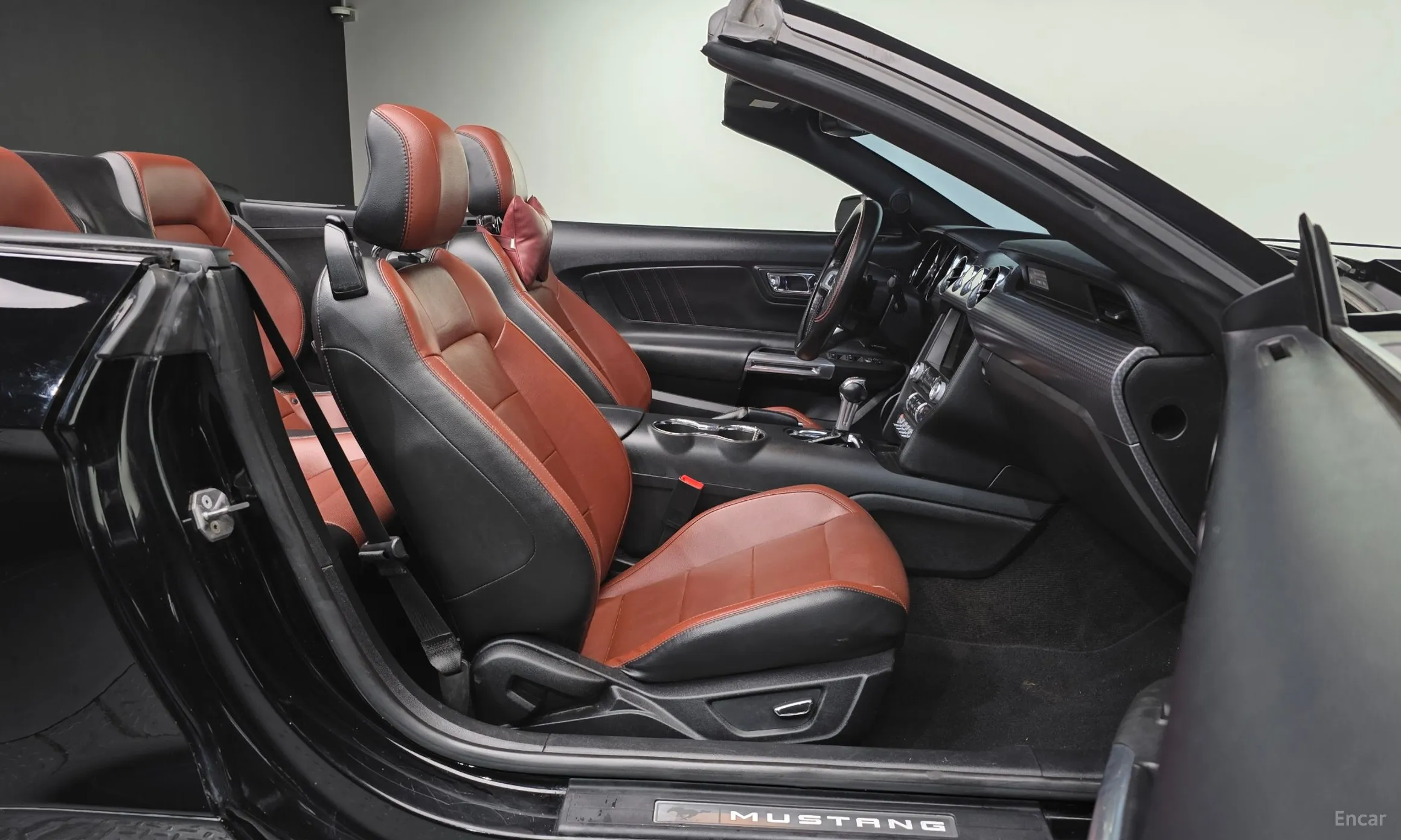 Ford Mustang превью 11