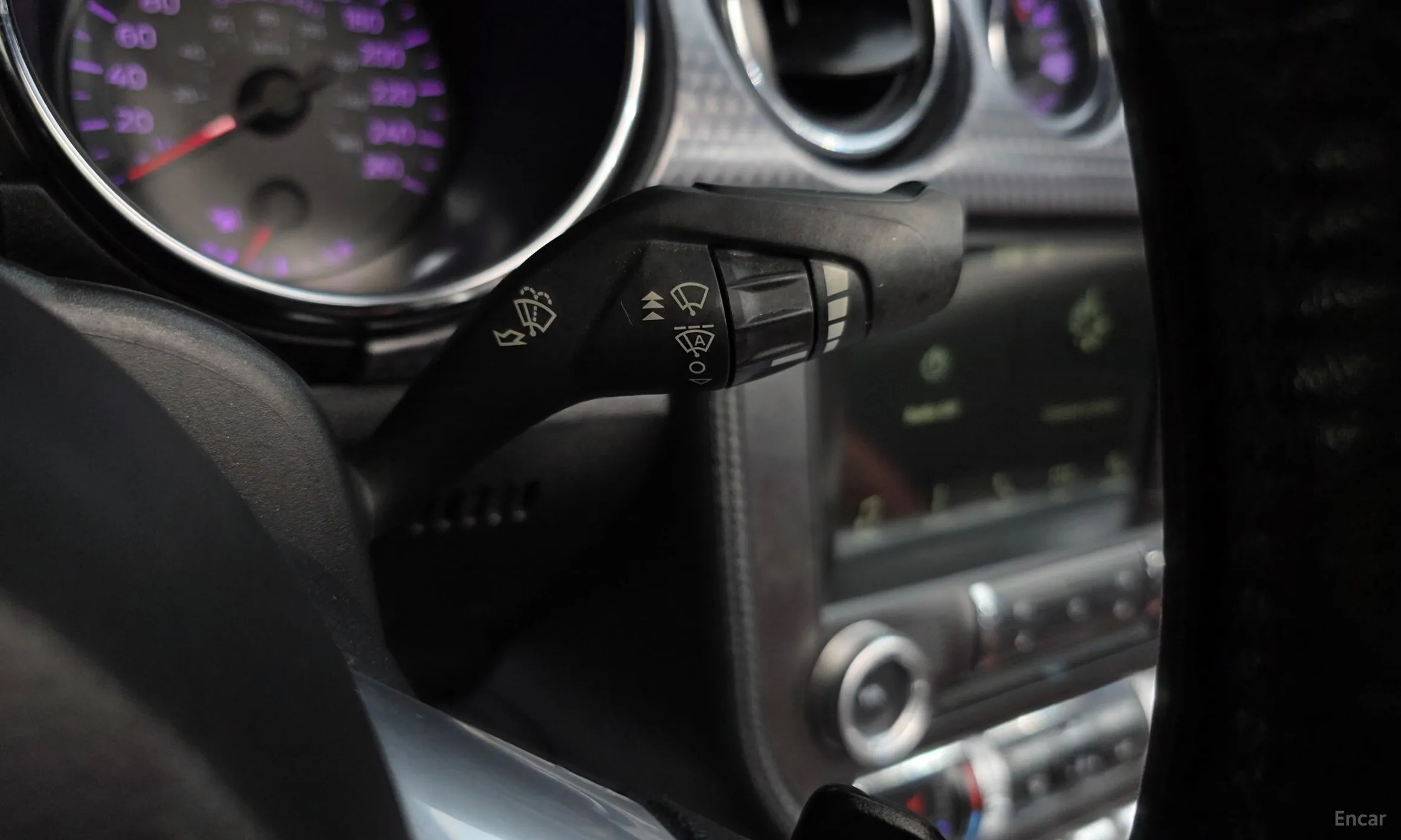 Ford Mustang превью 18