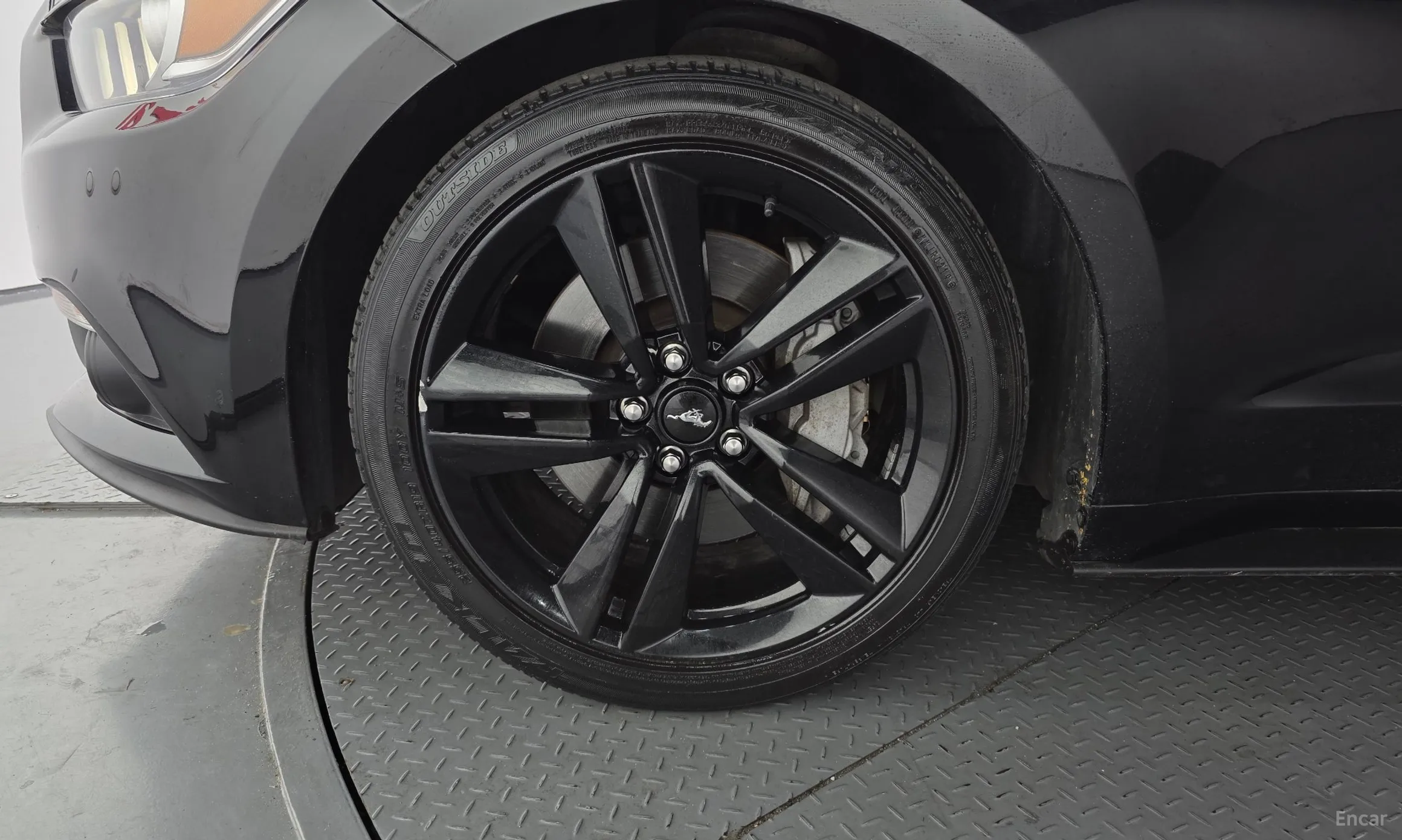 Ford Mustang превью 5