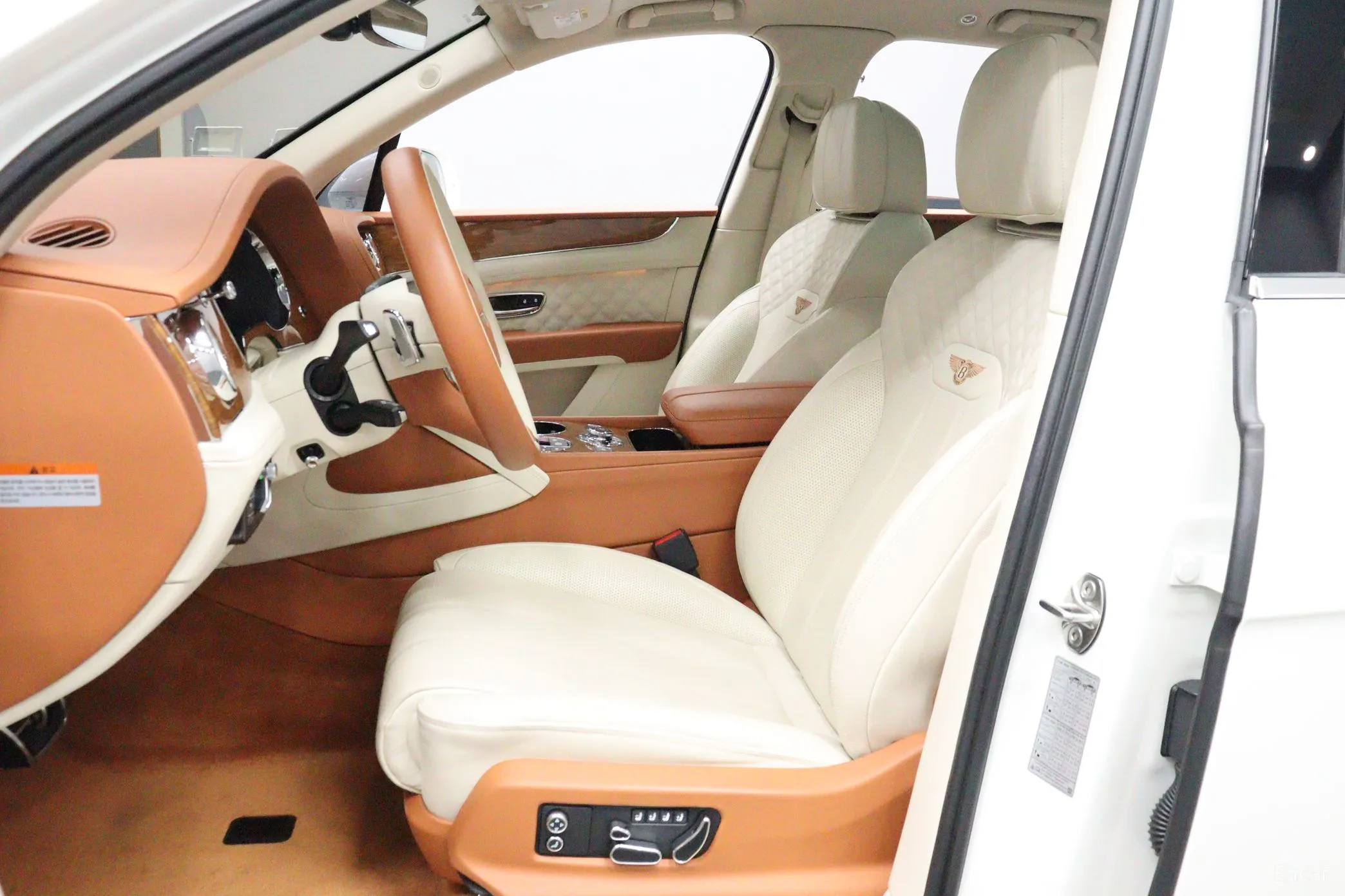 Bentley Bentayga превью 7